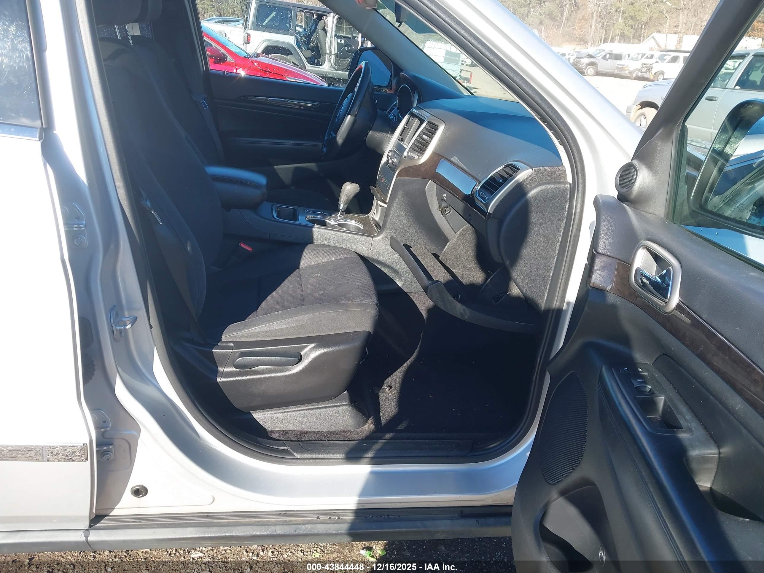 JEEP GRAND image 5
