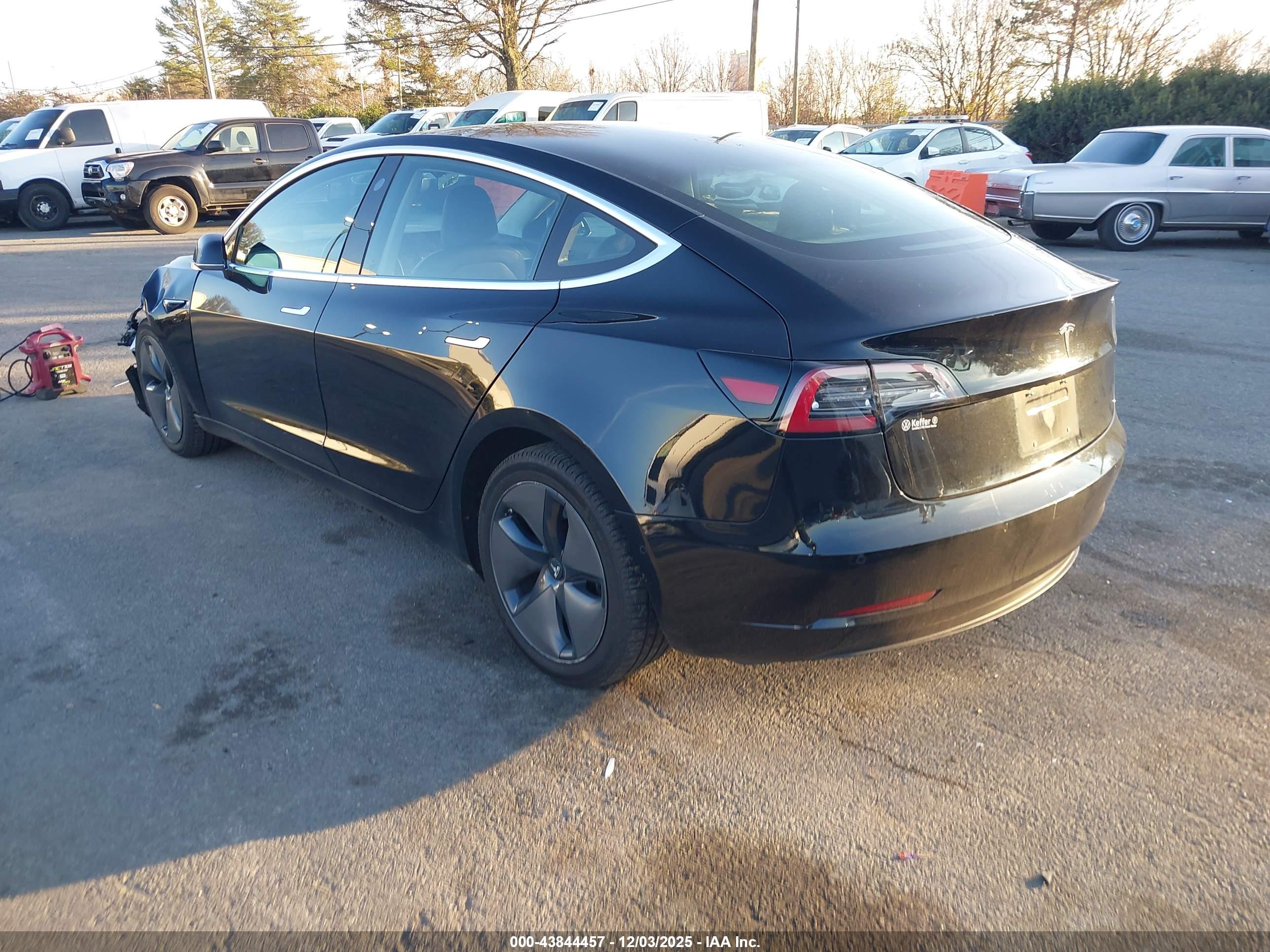 TESLA MODEL image 3