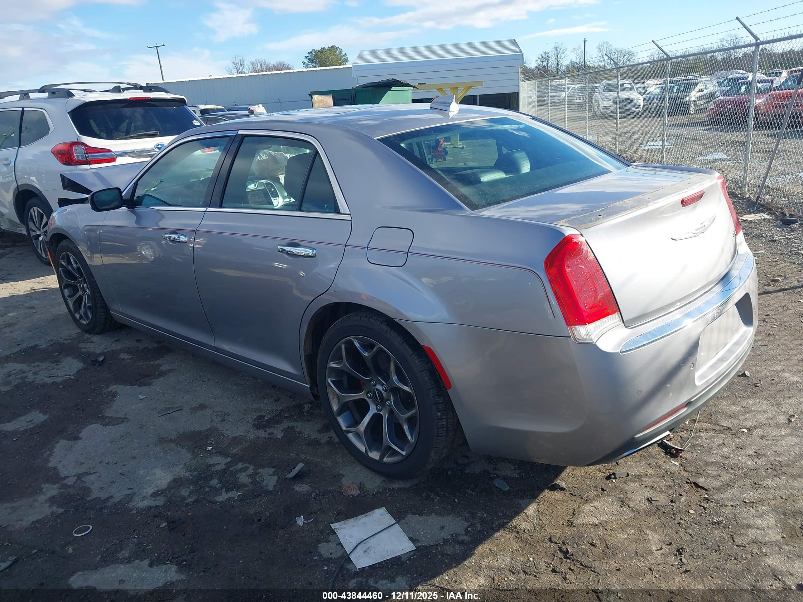 CHRYSLER 300C image 3