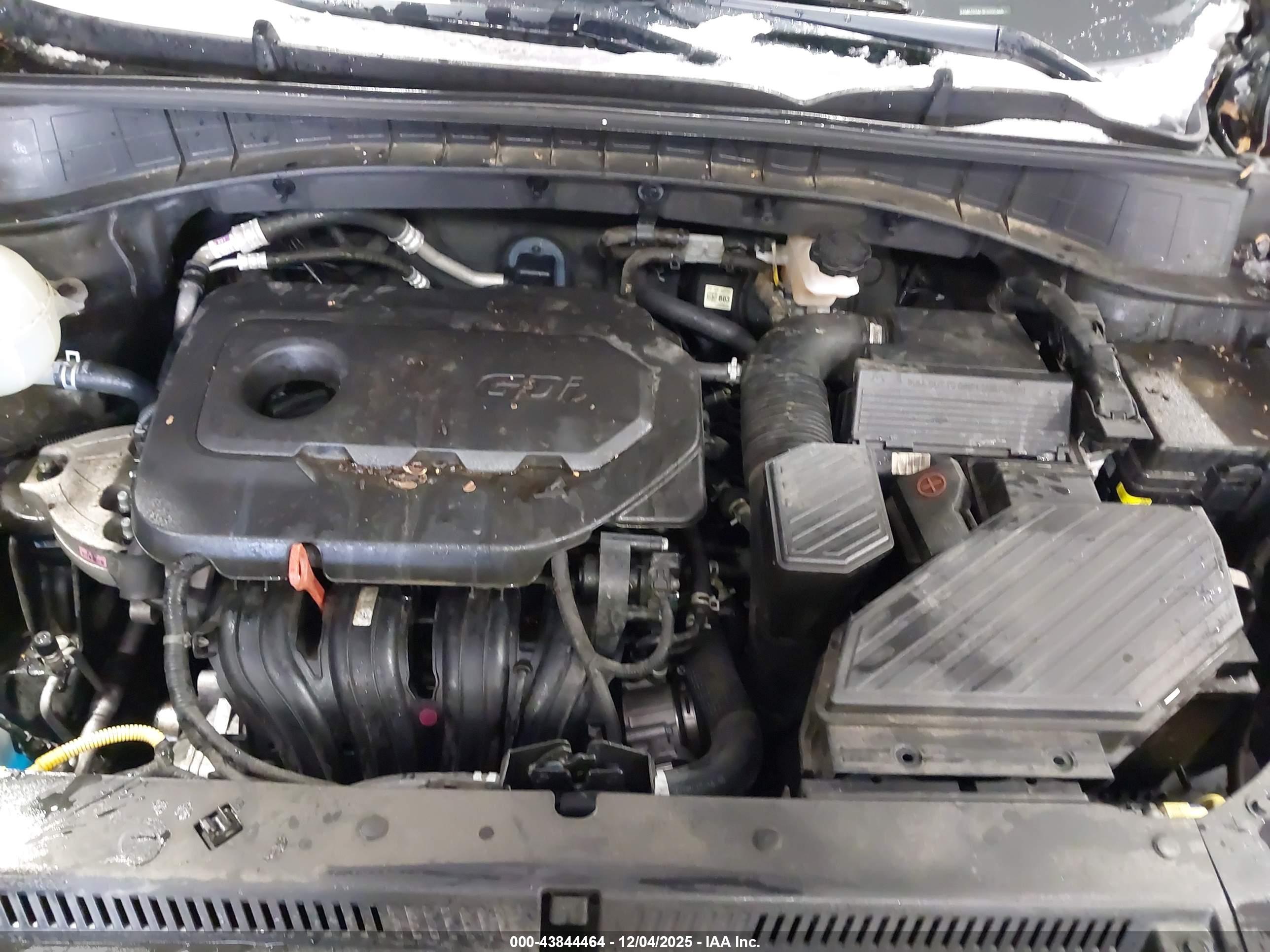 HYUNDAI TUCSON image 10