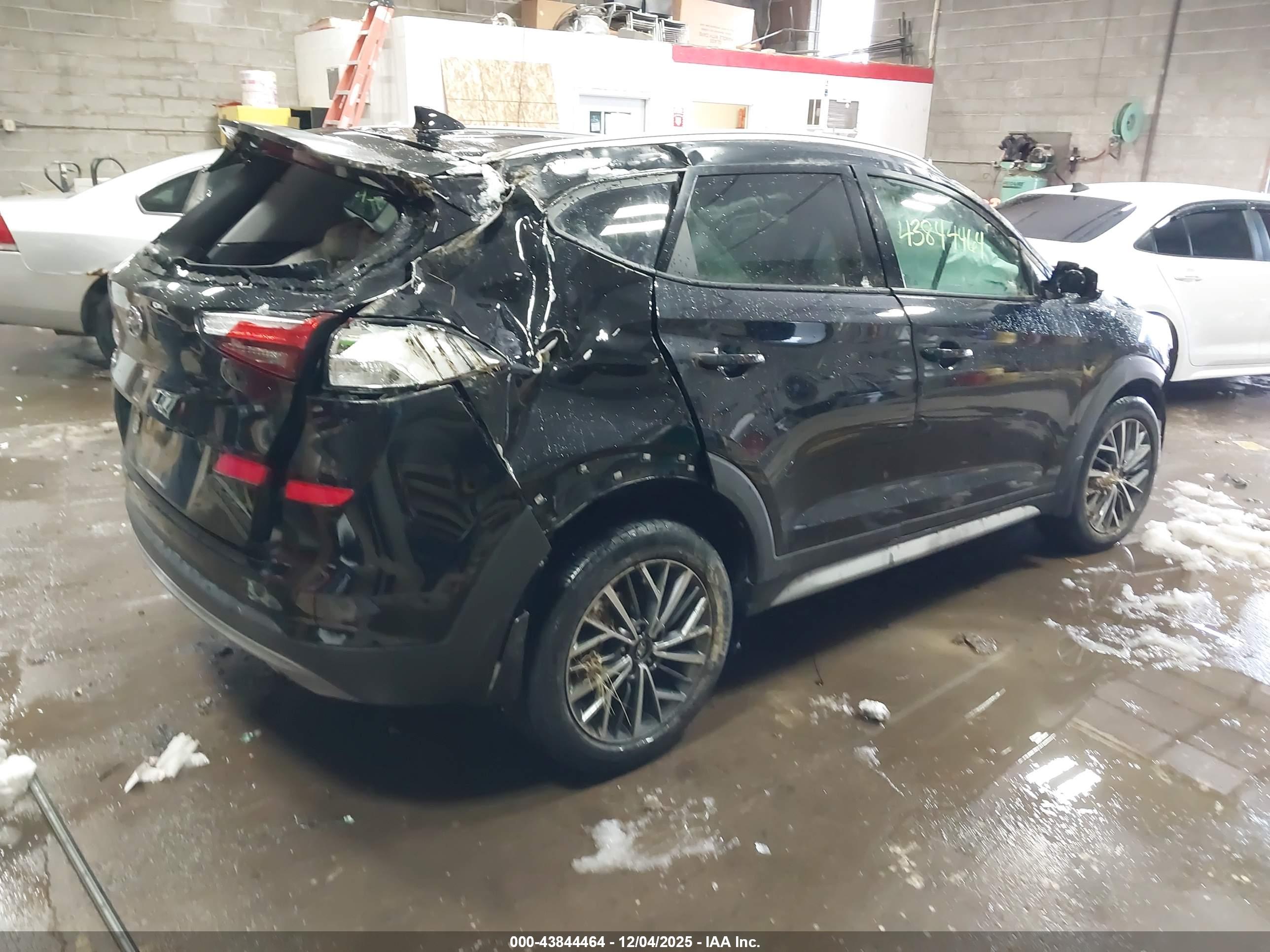 HYUNDAI TUCSON image 4