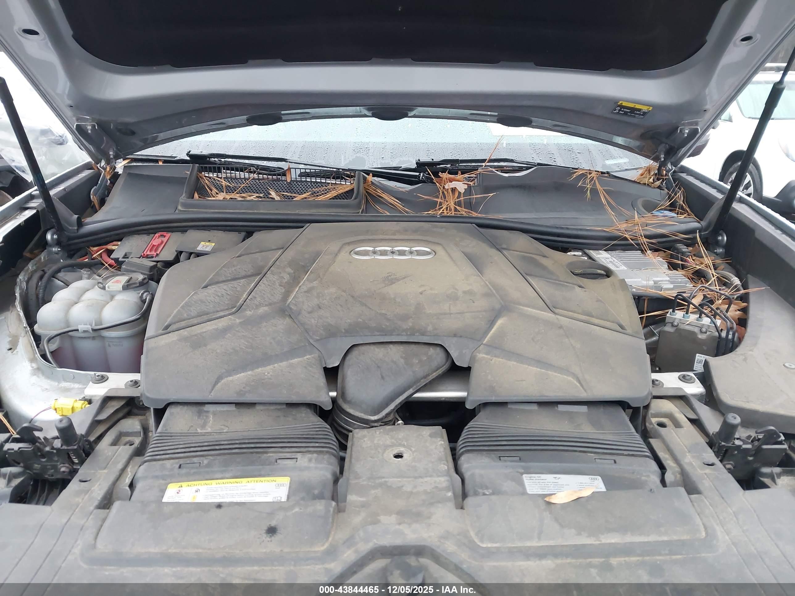 AUDI Q8 image 10