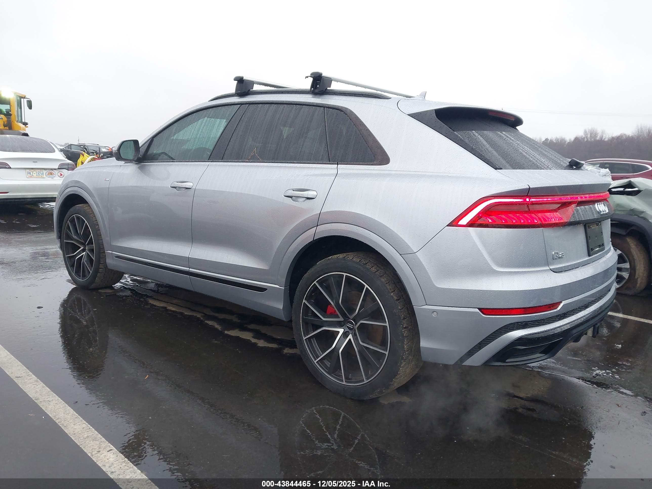 AUDI Q8 image 3