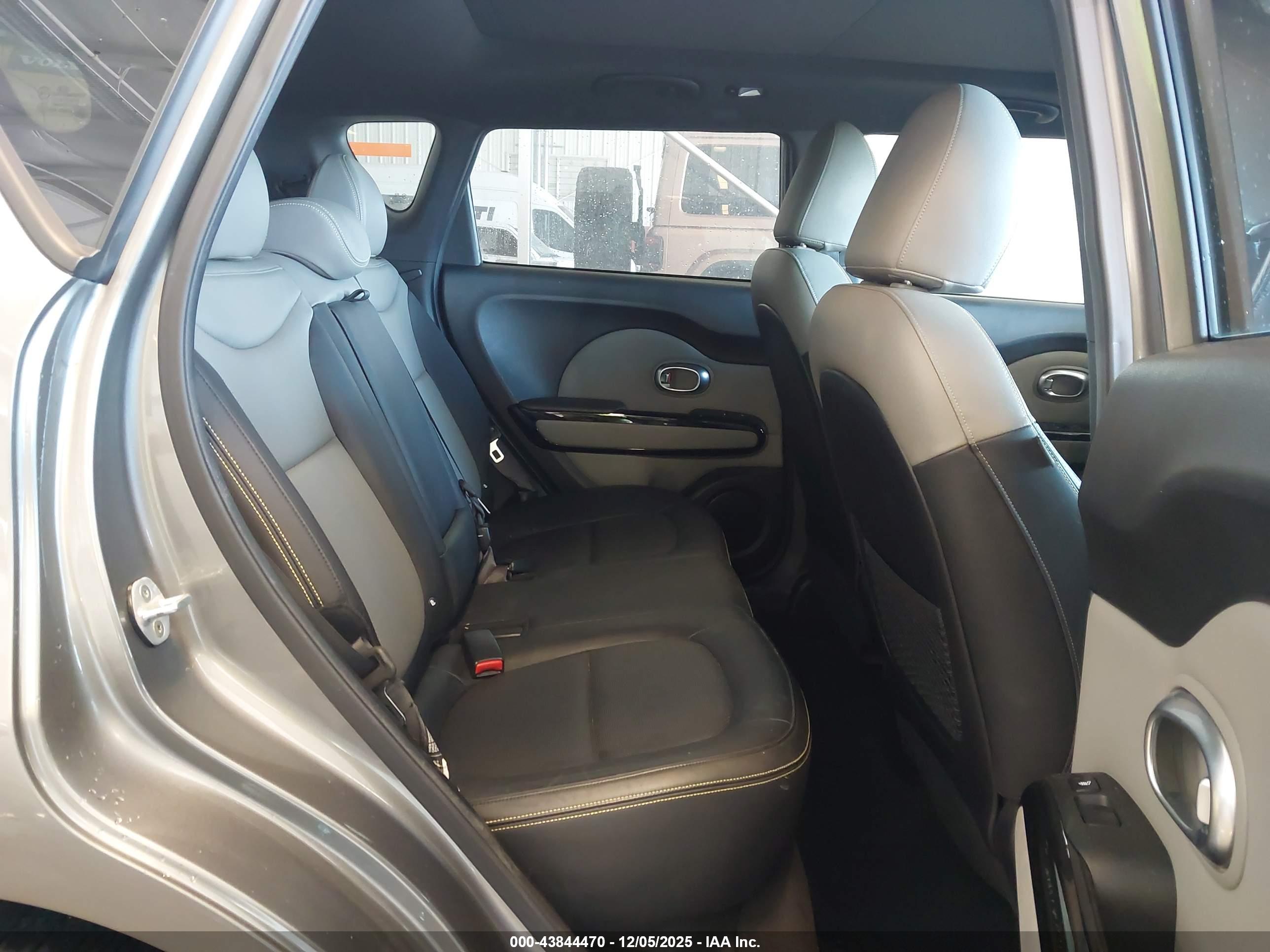 KIA SOUL image 8