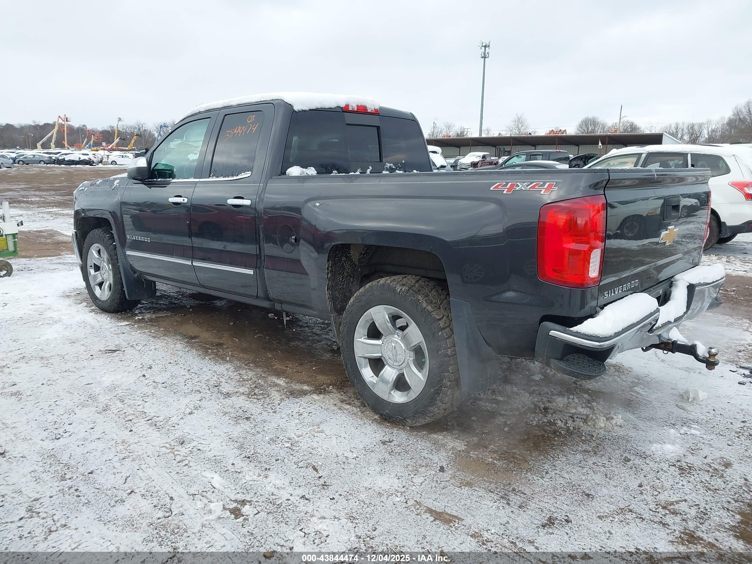 CHEVROLET SILVERADO image 3