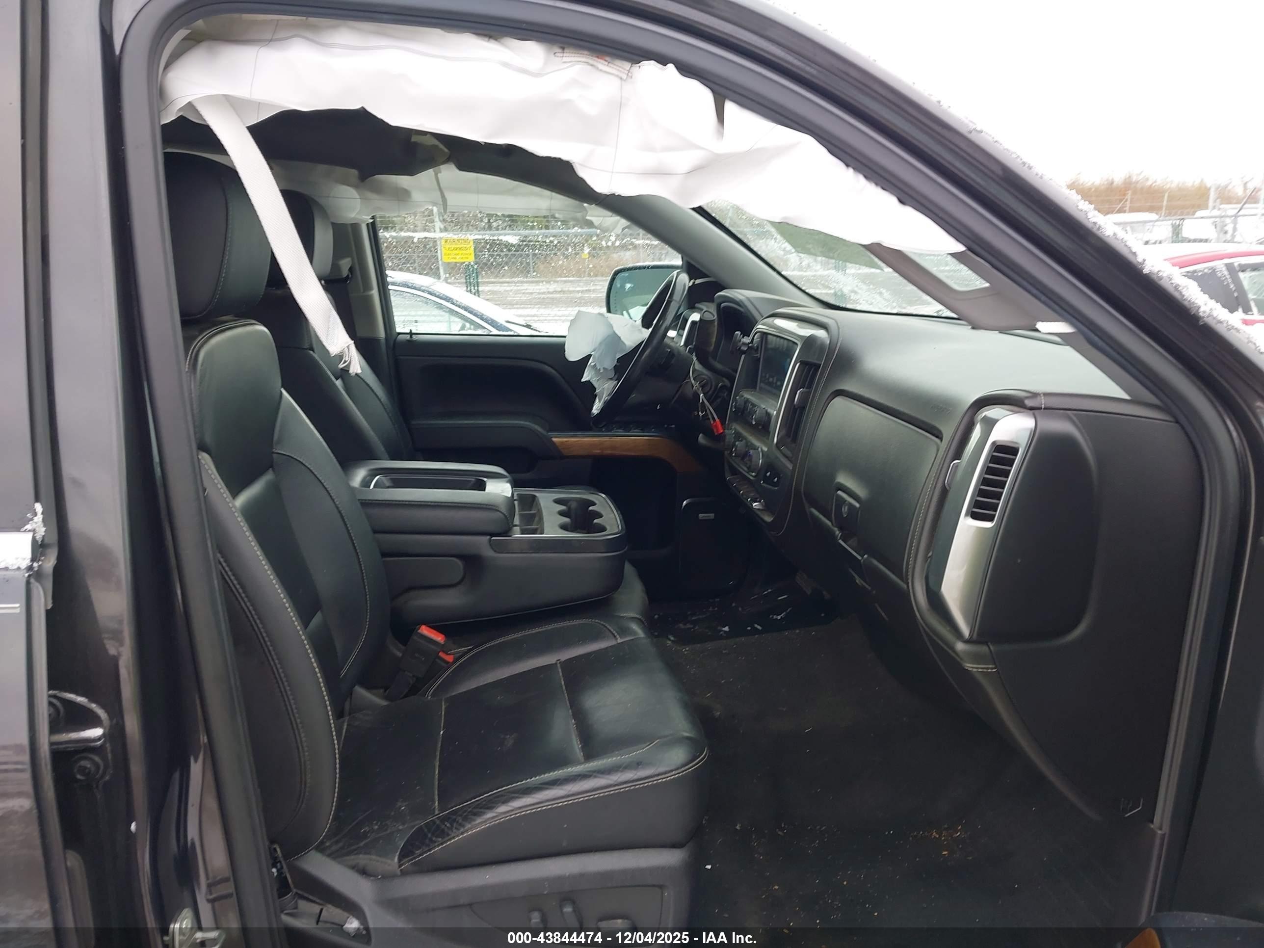 CHEVROLET SILVERADO image 5