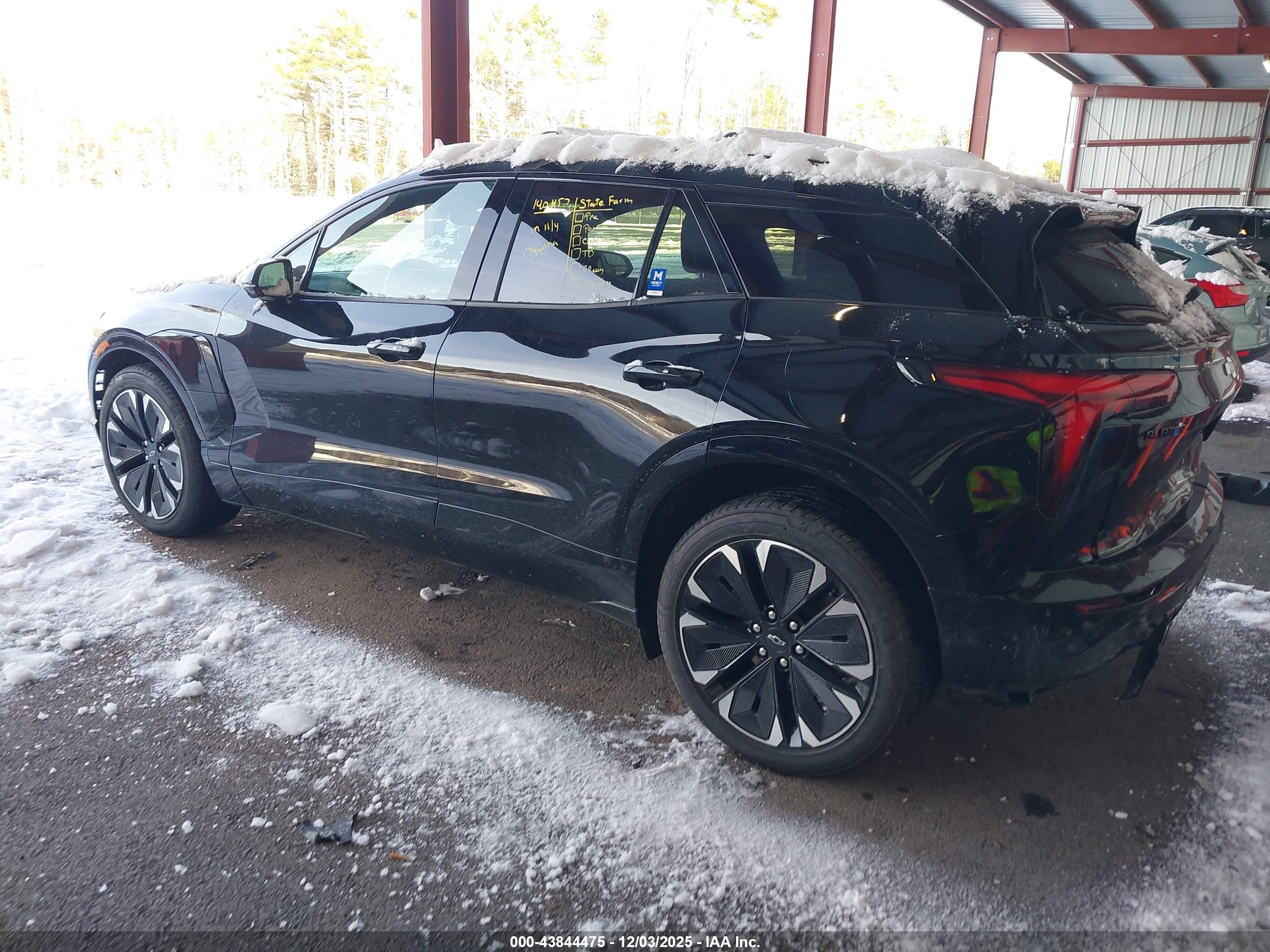 CHEVROLET BLAZER image 3