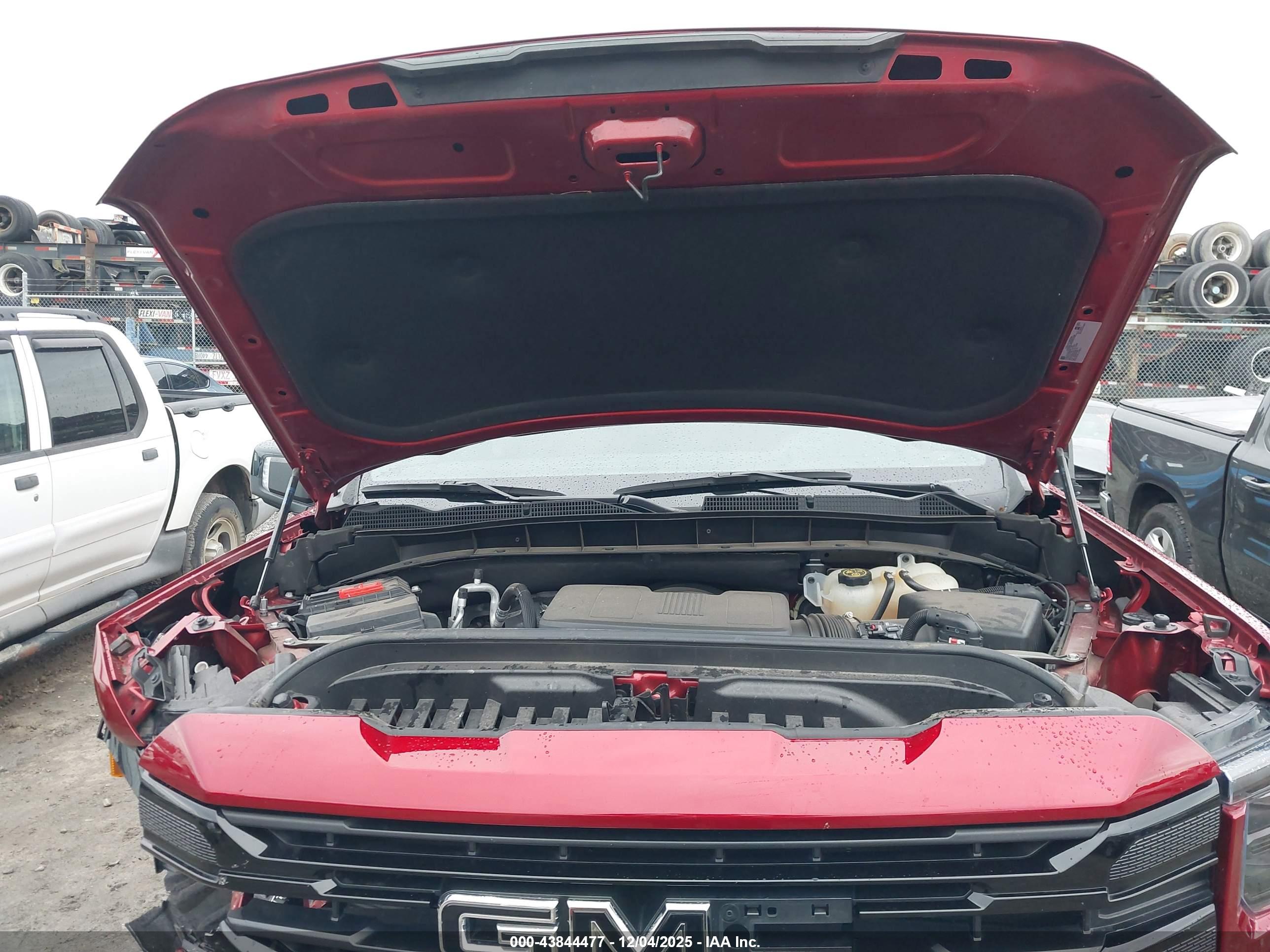 GMC SIERRA image 10