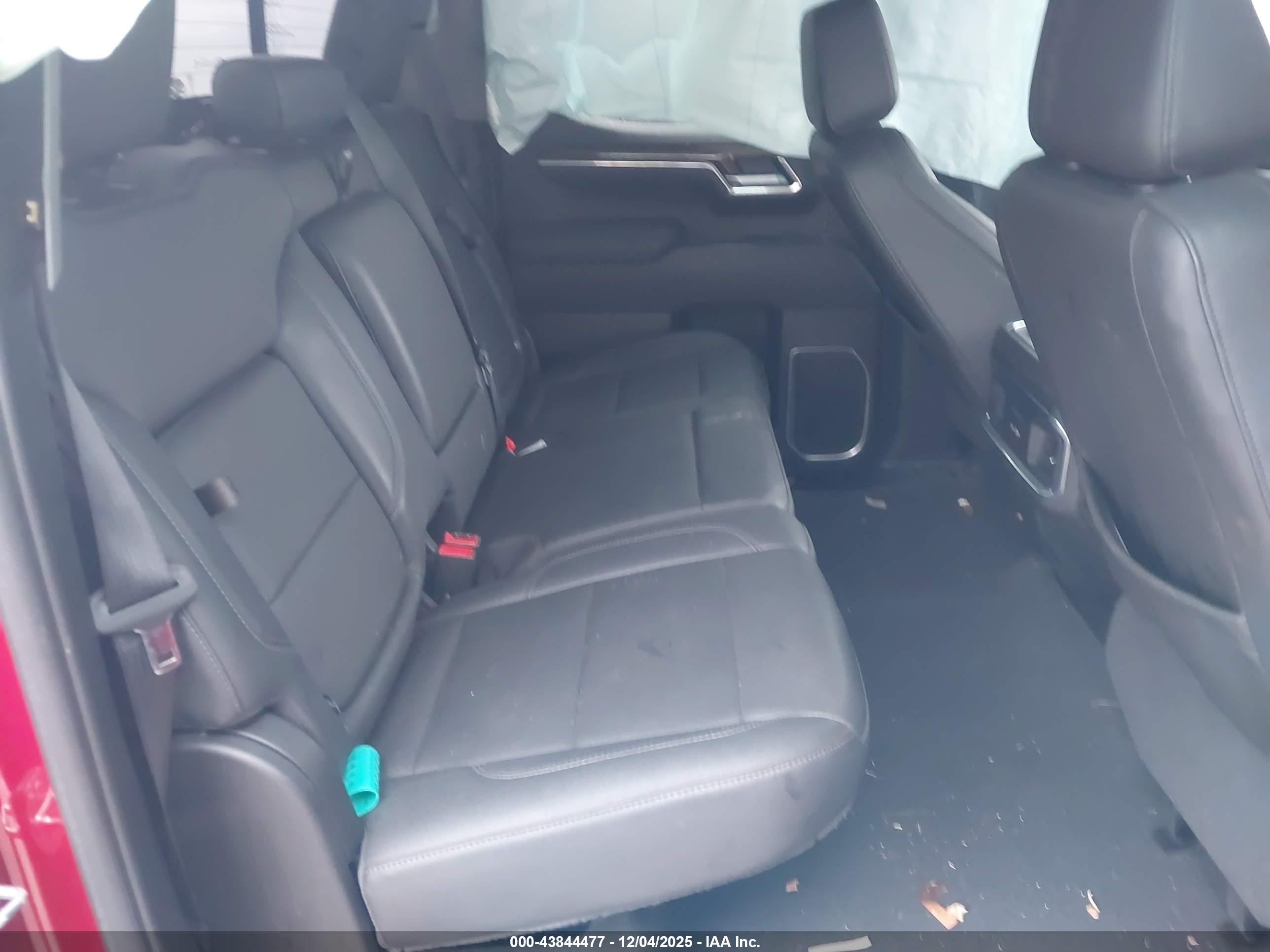 GMC SIERRA image 8