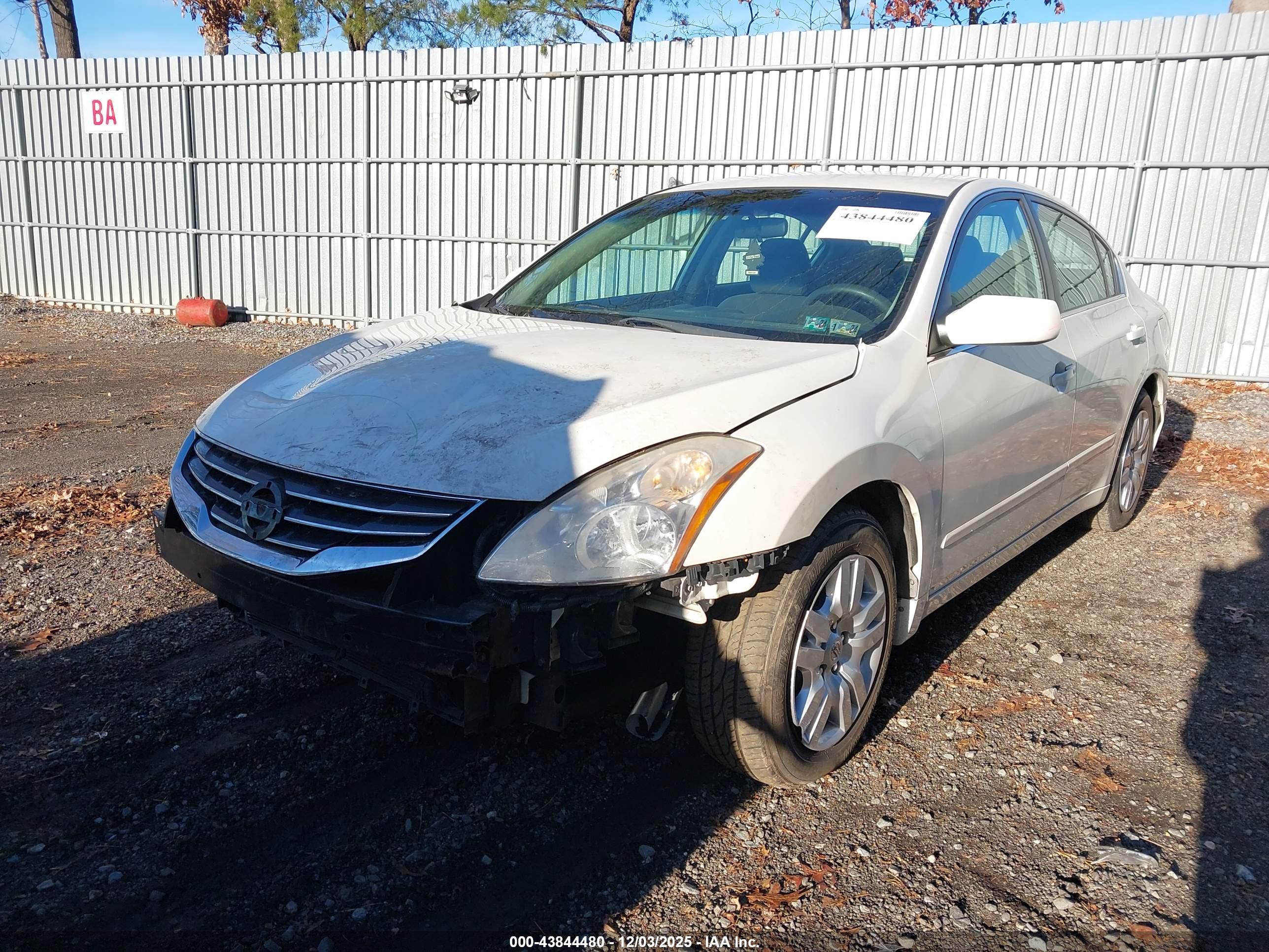 NISSAN ALTIMA image 2