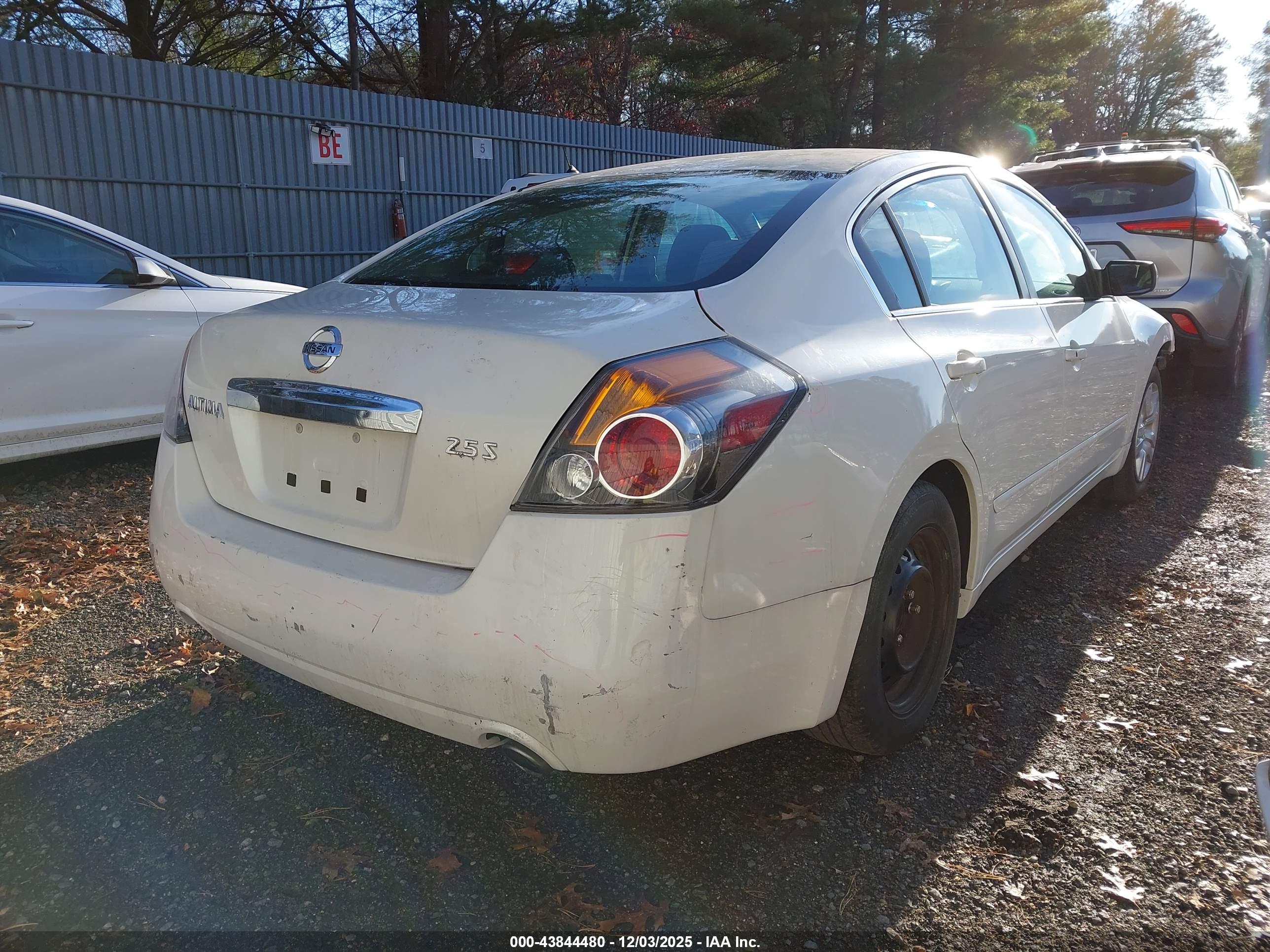 NISSAN ALTIMA image 4