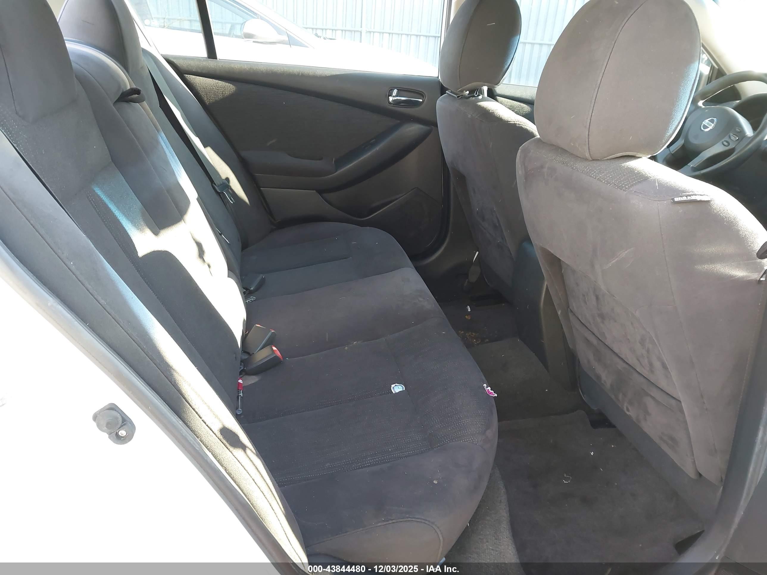 NISSAN ALTIMA image 8