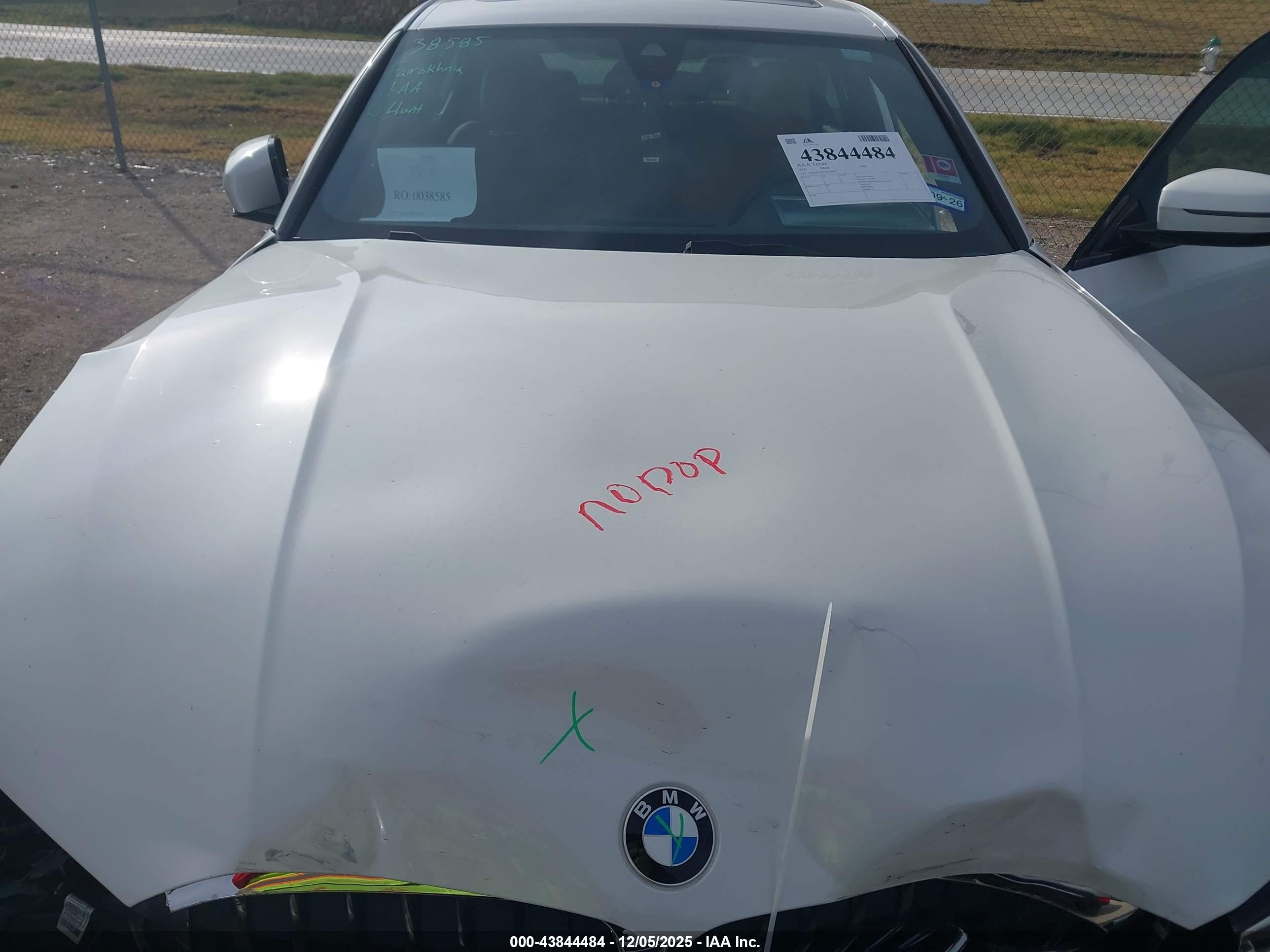 BMW 330I image 10