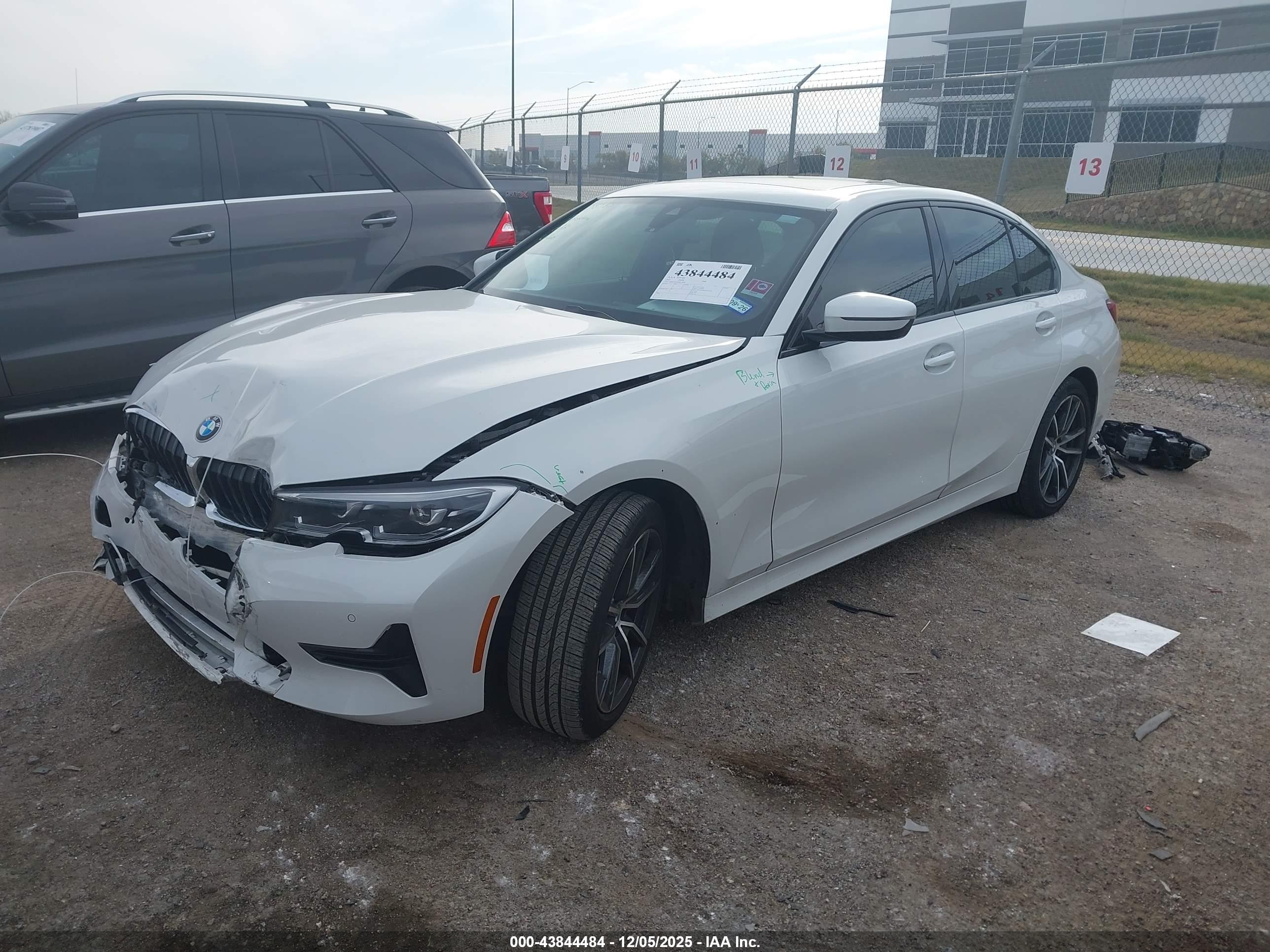 BMW 330I image 2