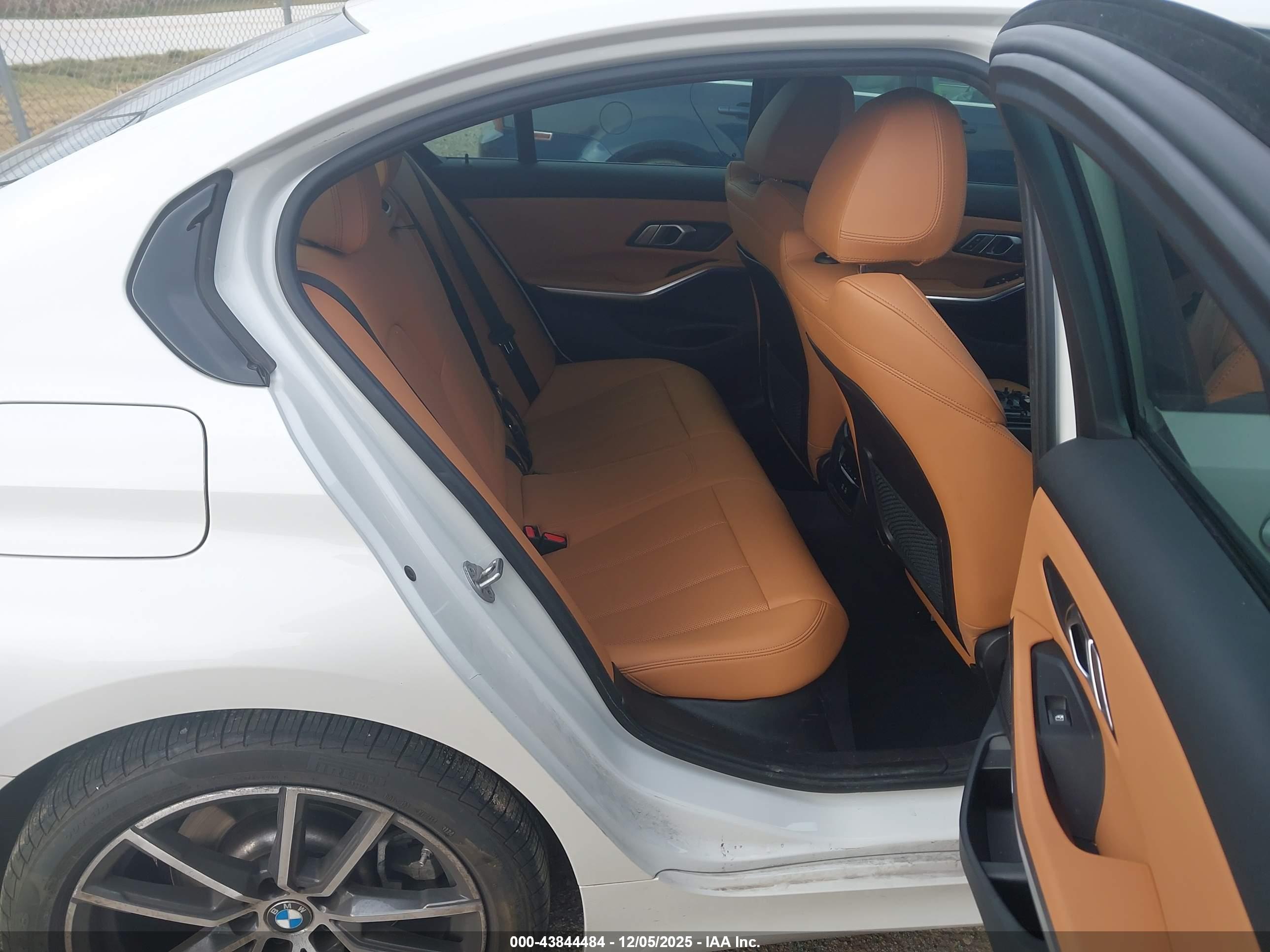 BMW 330I image 8