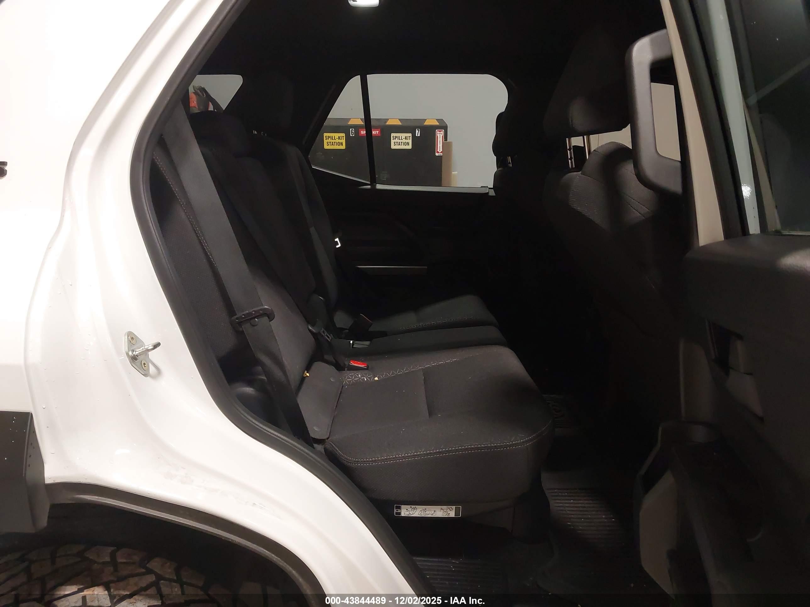 TOYOTA 4RUNNER image 8