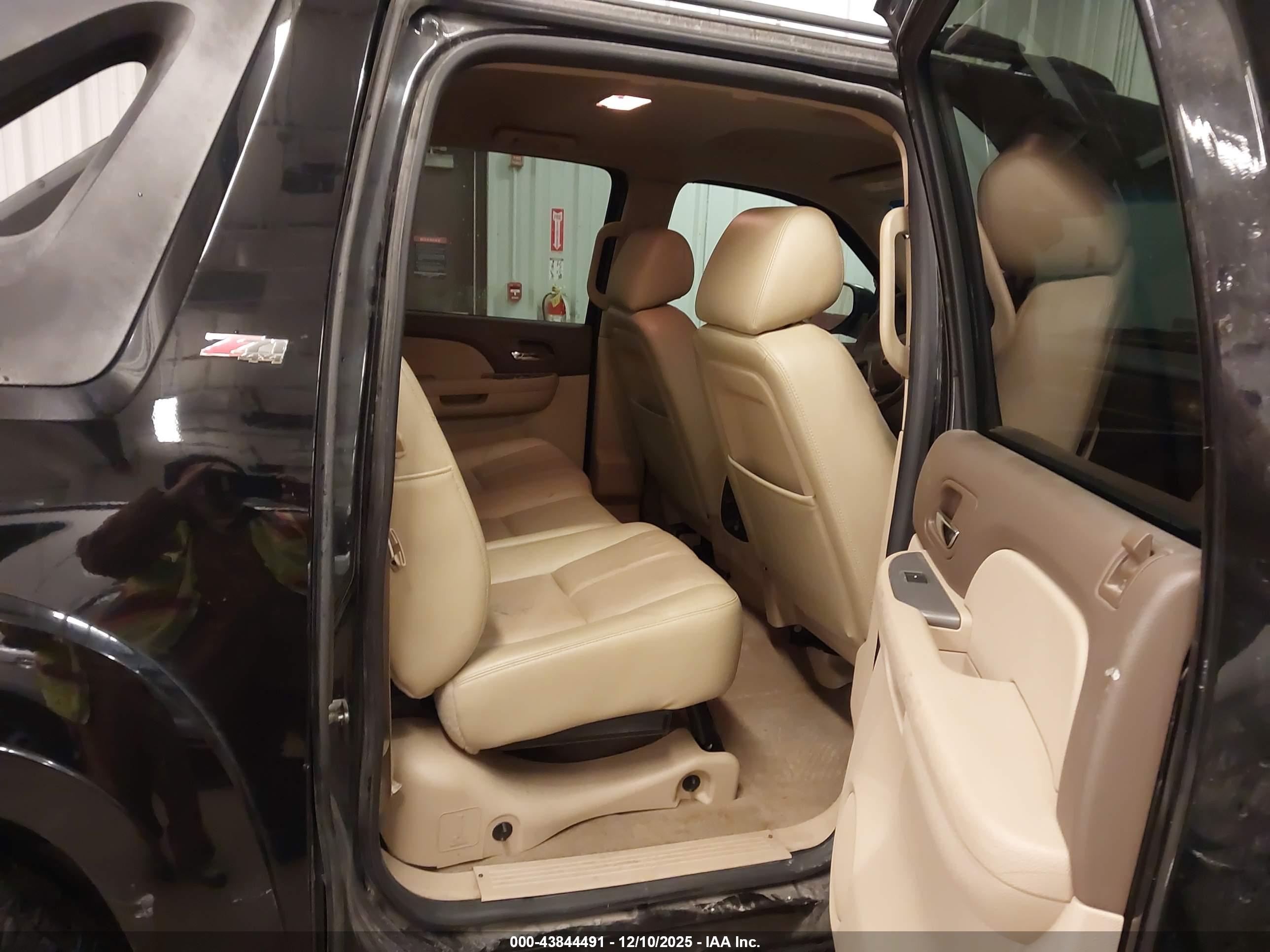 CHEVROLET AVALANCHE image 8