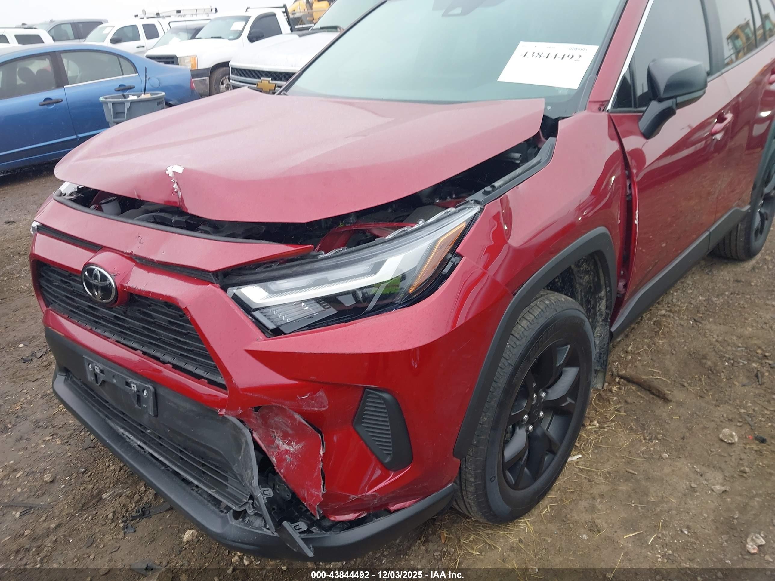 TOYOTA RAV4 image 6