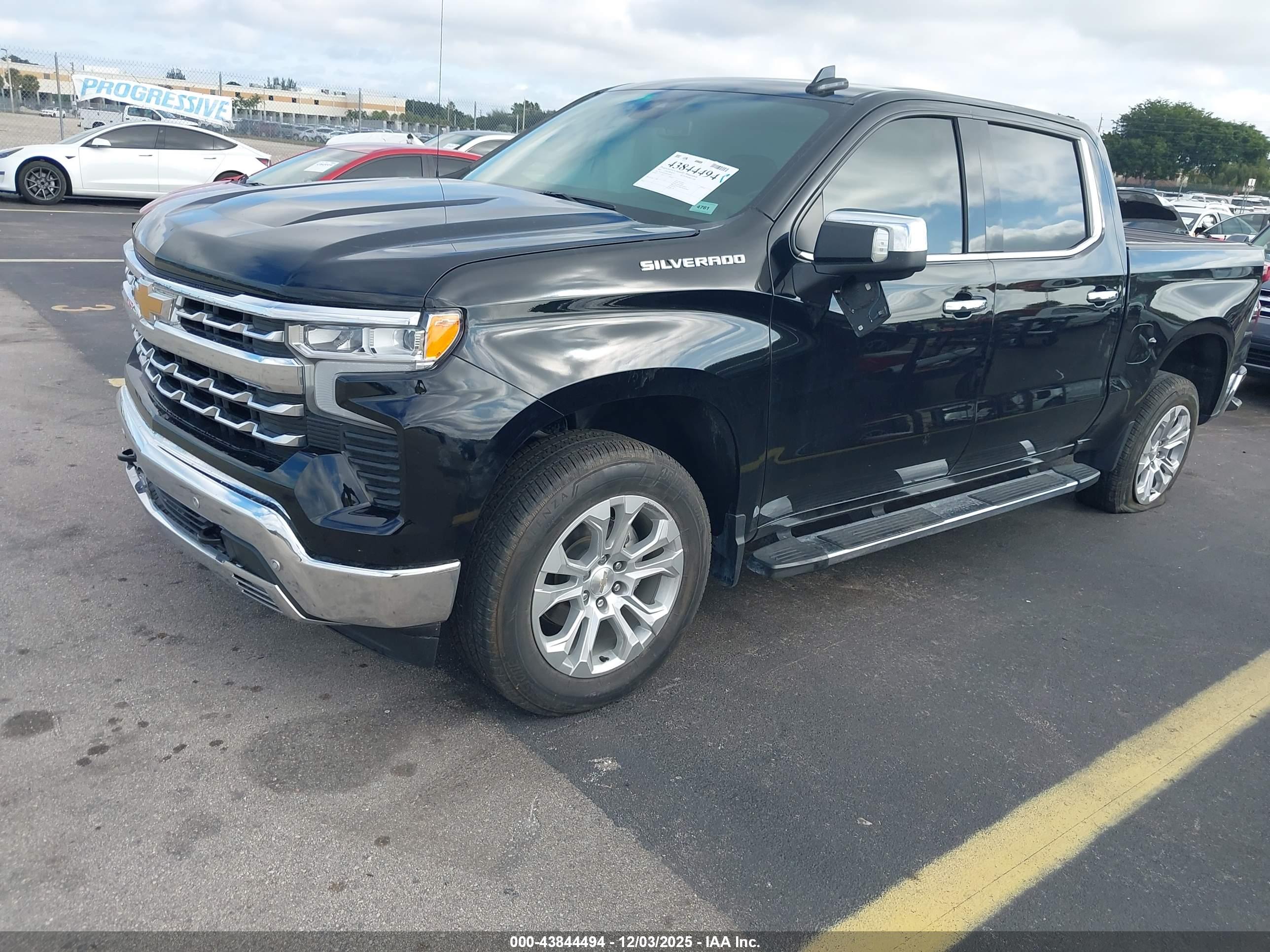 CHEVROLET SILVERADO image 2