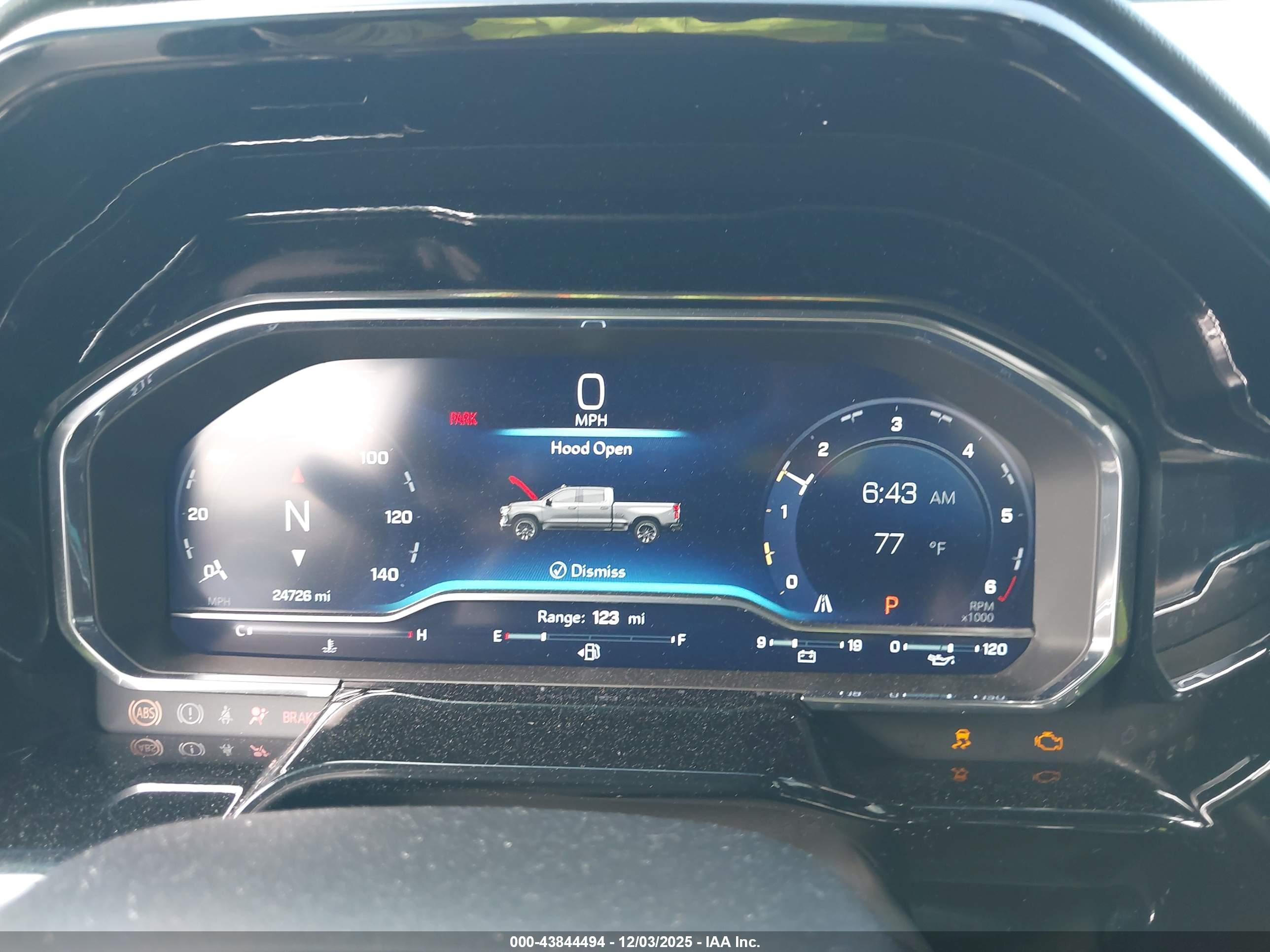 CHEVROLET SILVERADO image 7
