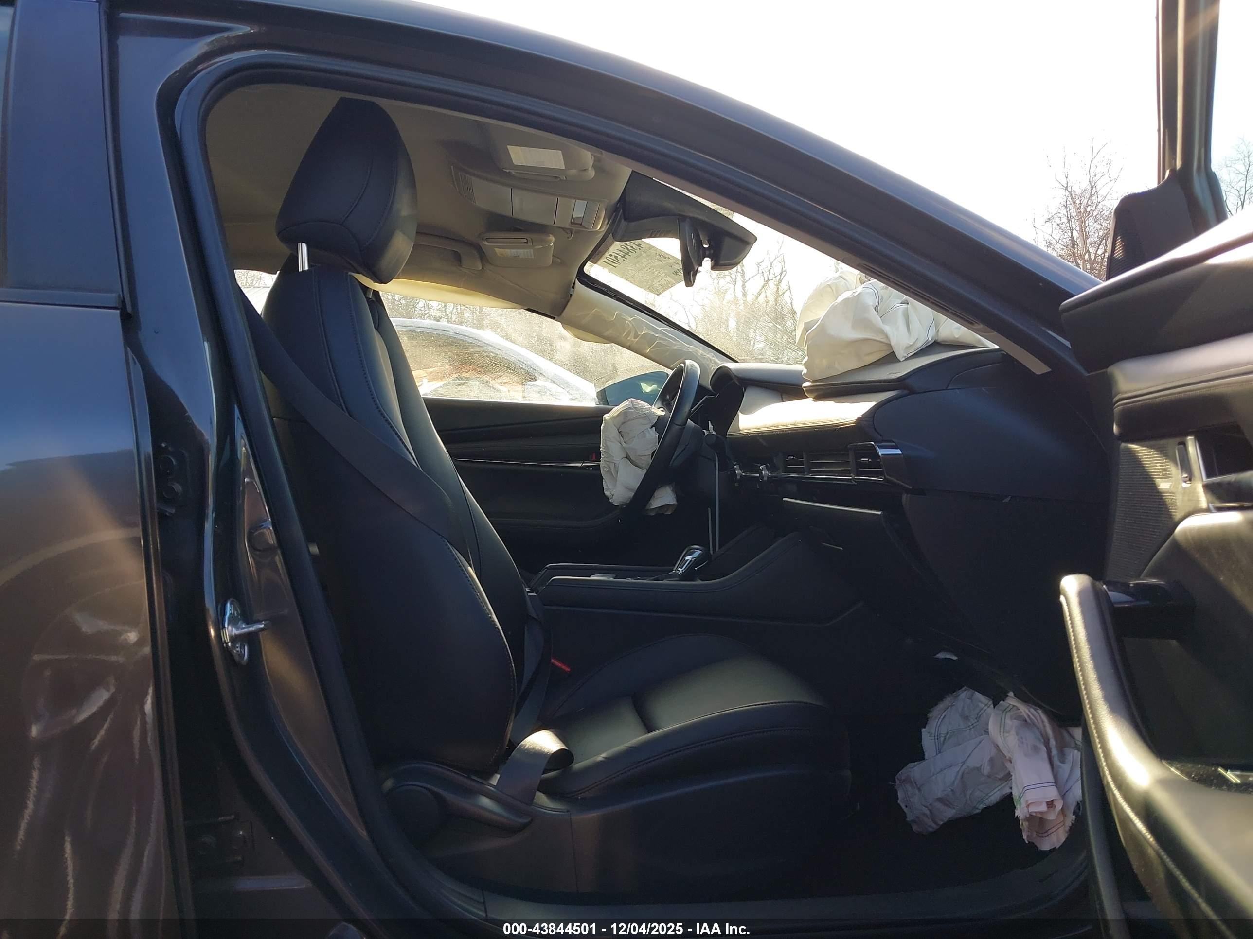 MAZDA MAZDA3 image 5