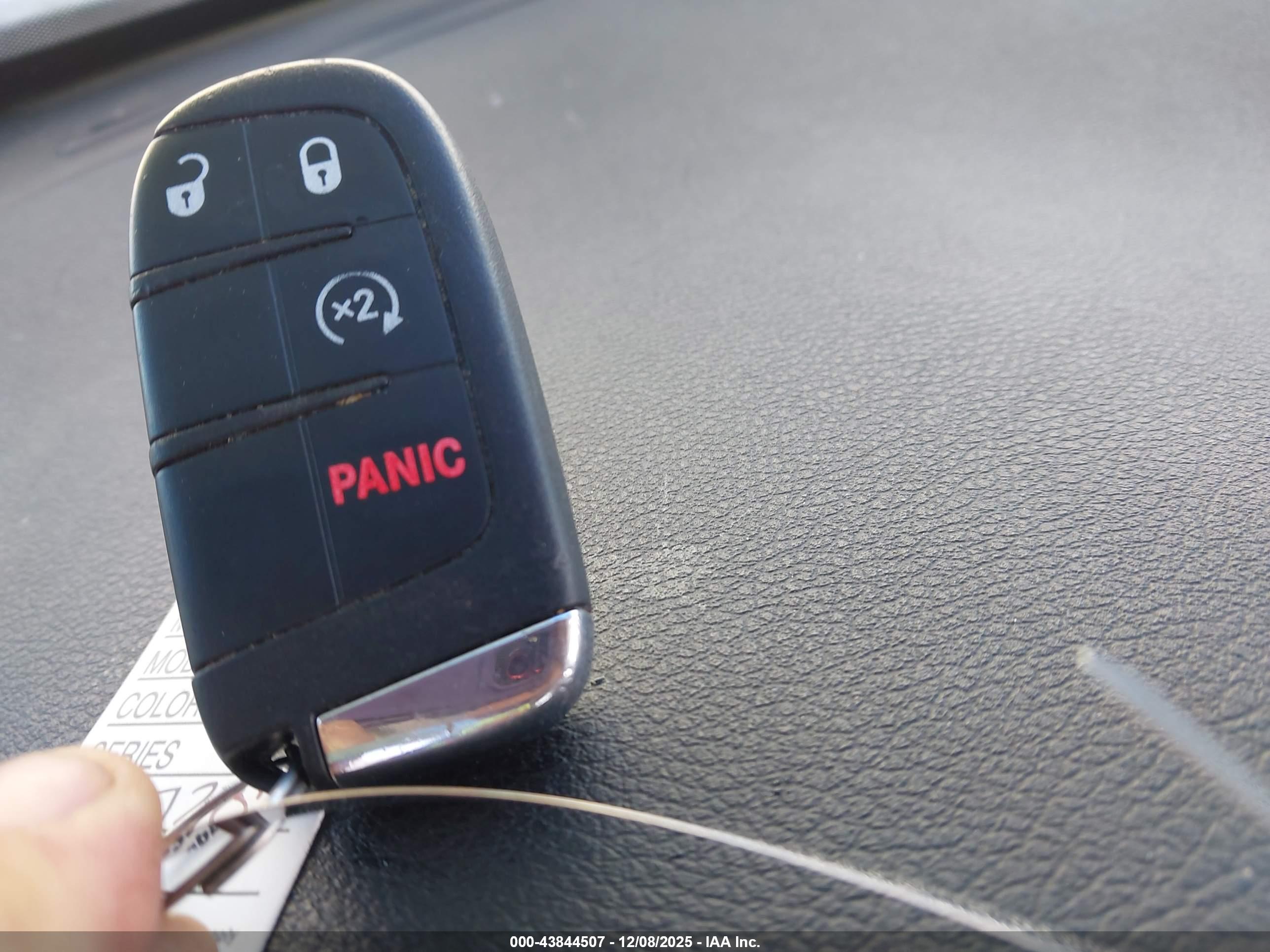 JEEP RENEGADE image 11