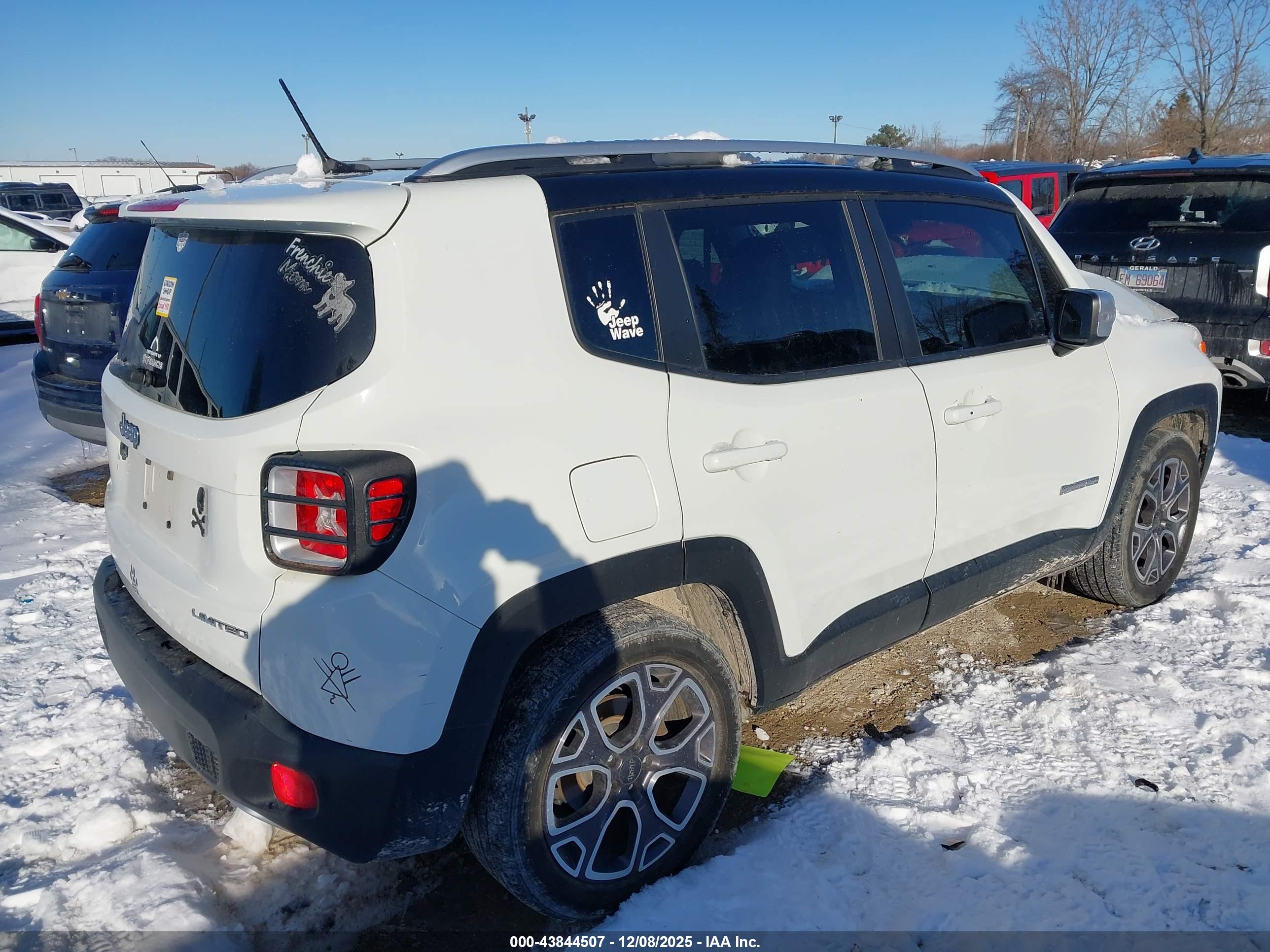 JEEP RENEGADE image 4