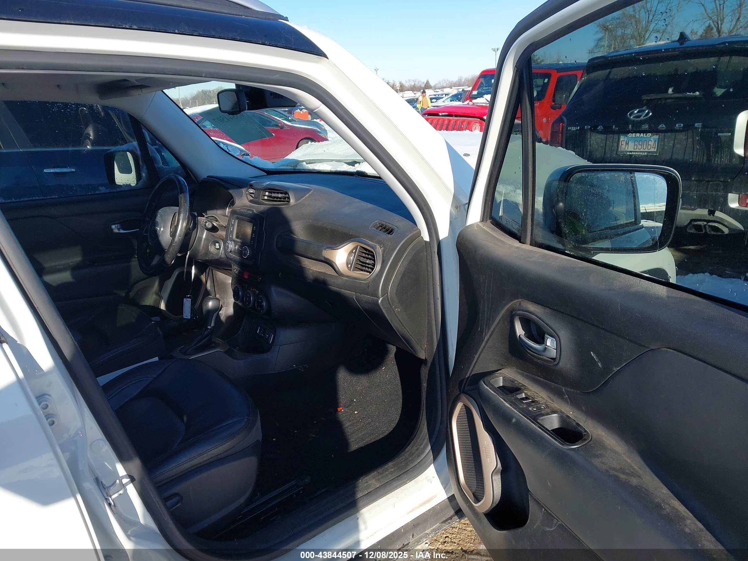 JEEP RENEGADE image 5