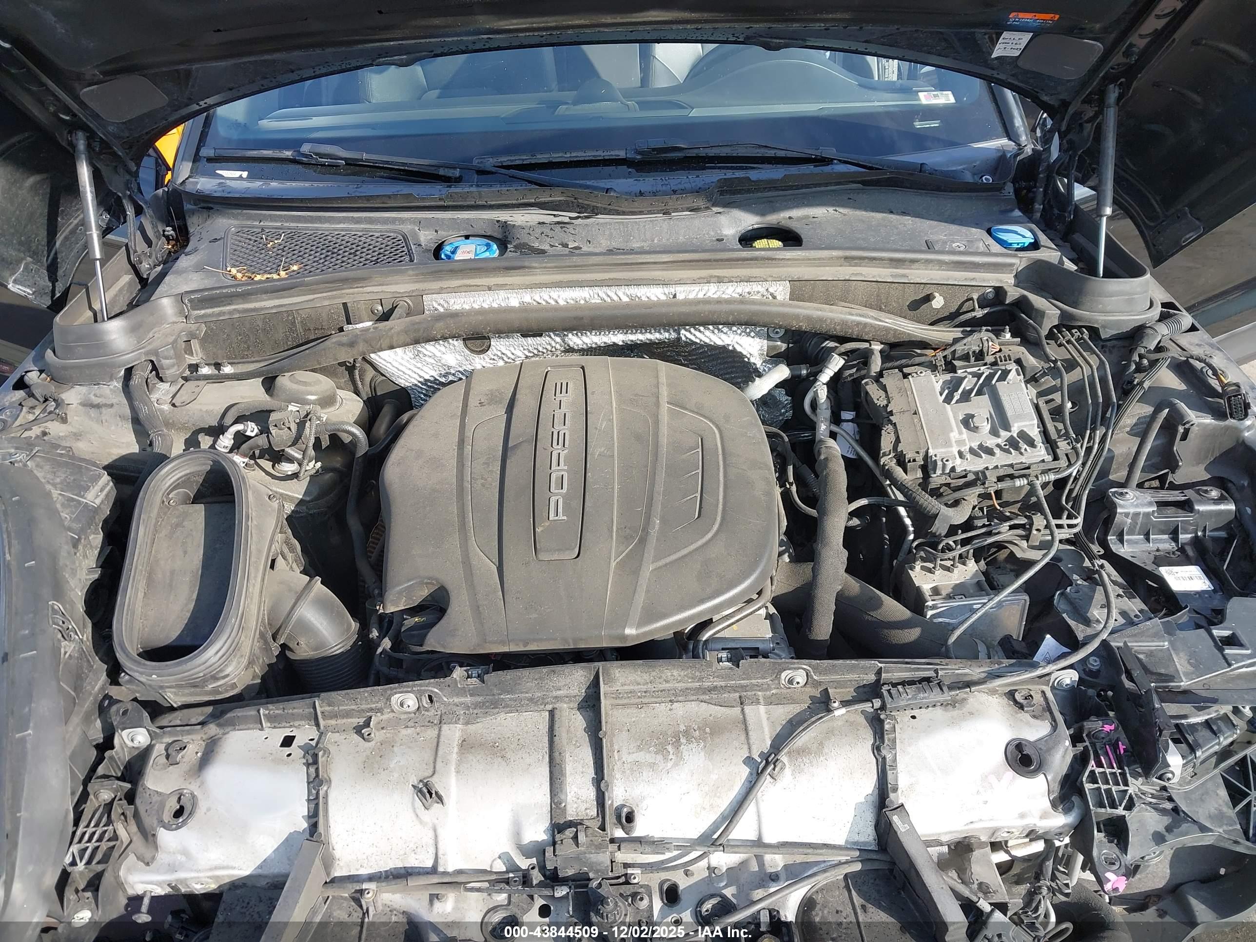 PORSCHE MACAN image 10