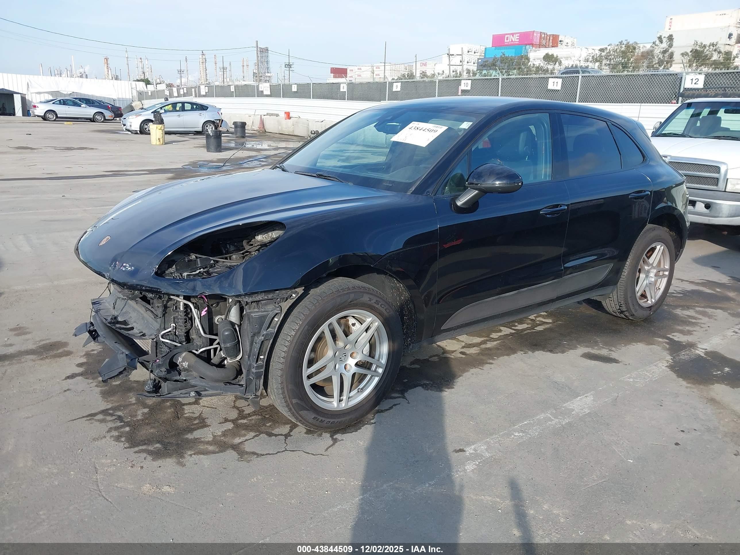 PORSCHE MACAN image 2