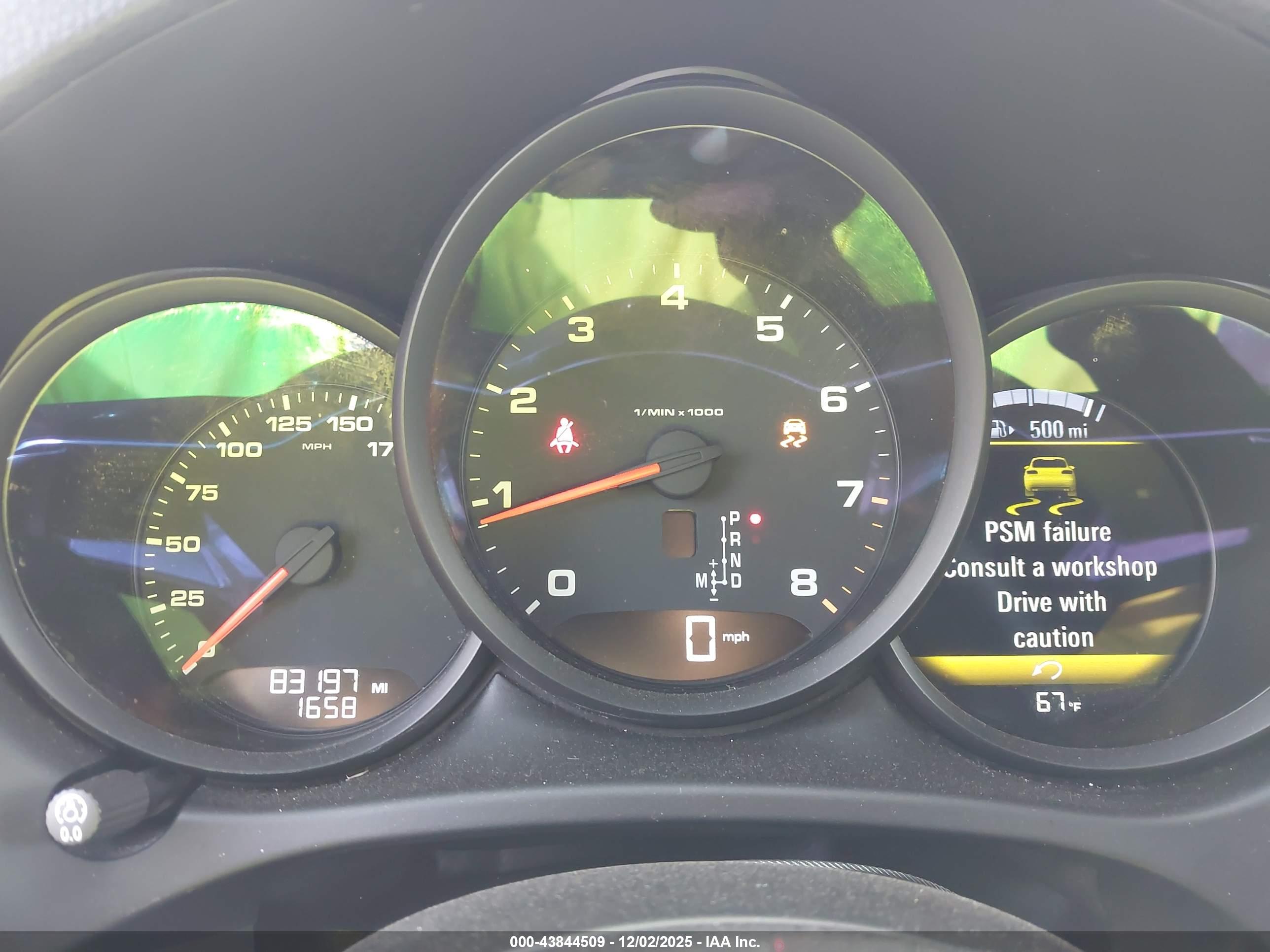 PORSCHE MACAN image 7