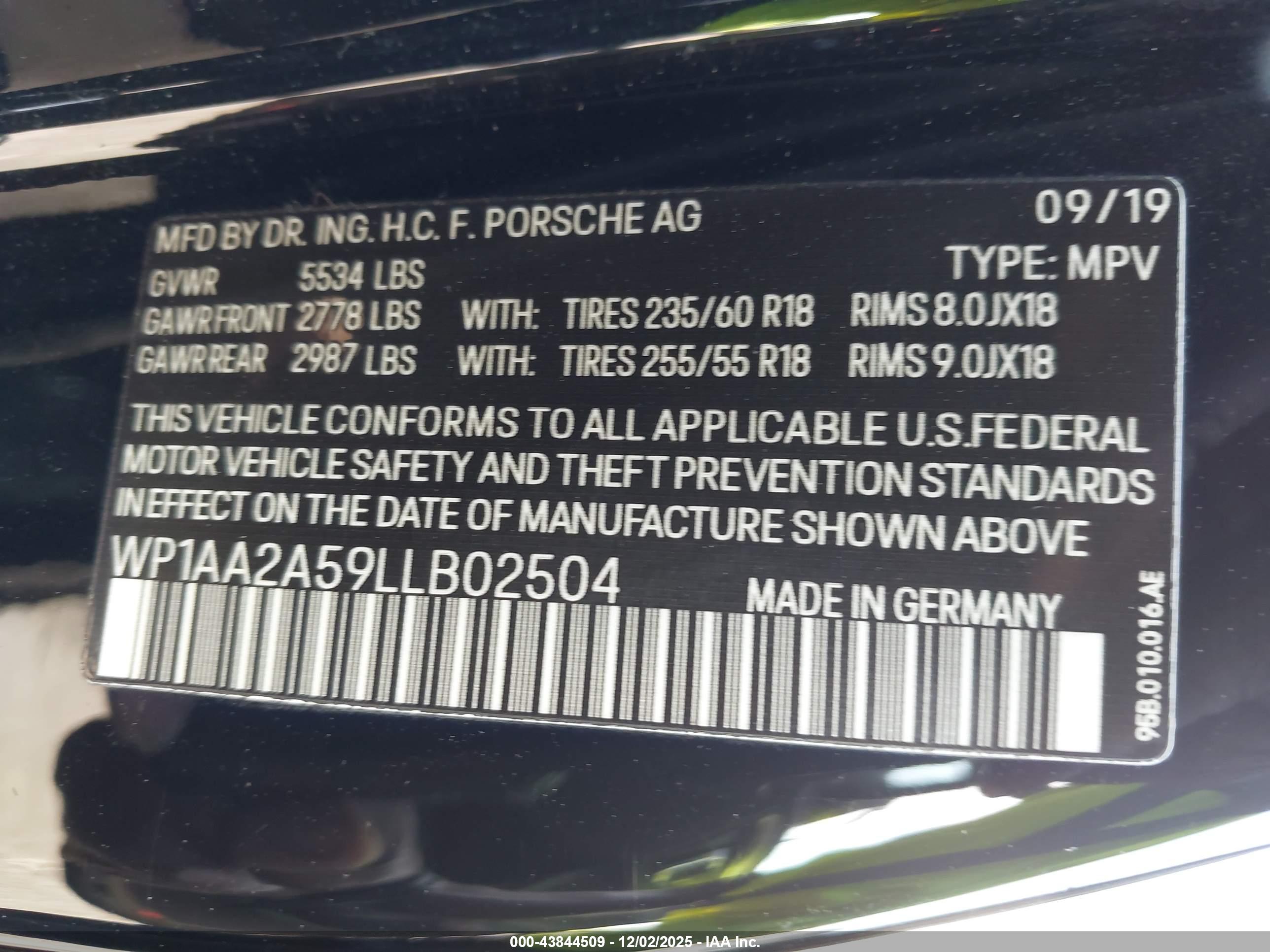 PORSCHE MACAN image 9