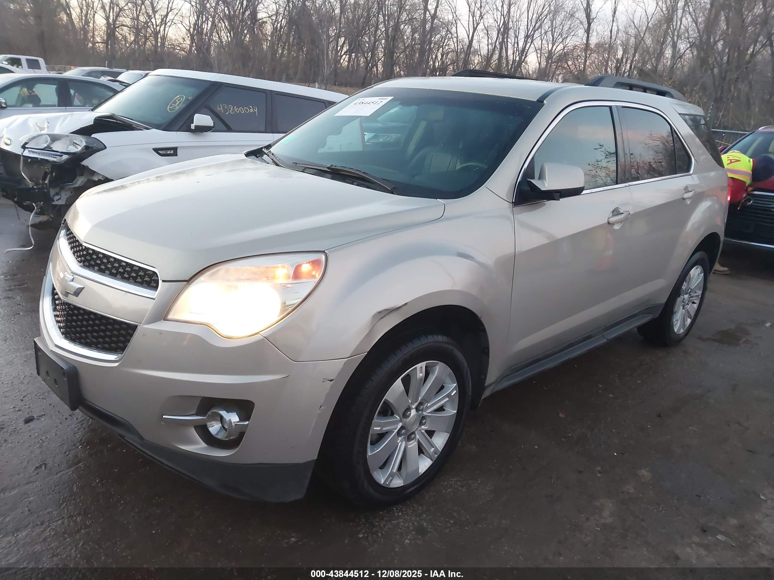 CHEVROLET EQUINOX image 2