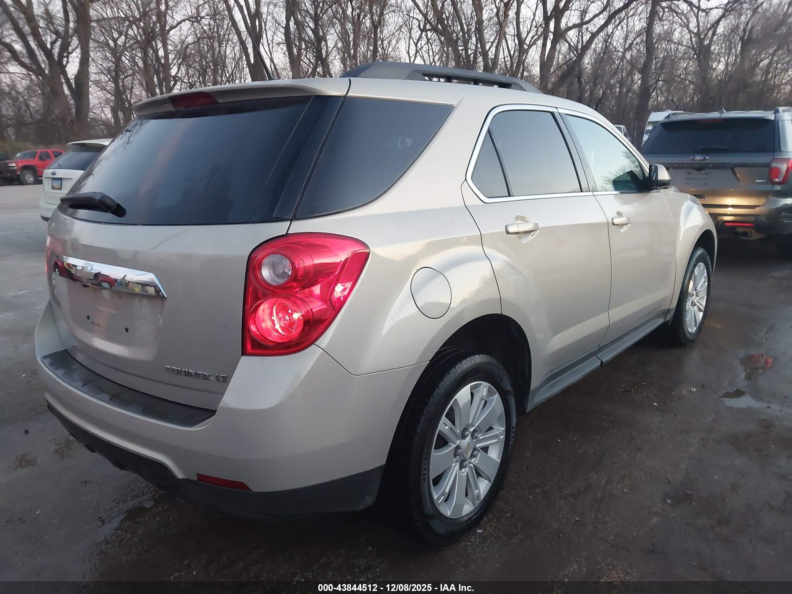 CHEVROLET EQUINOX image 4