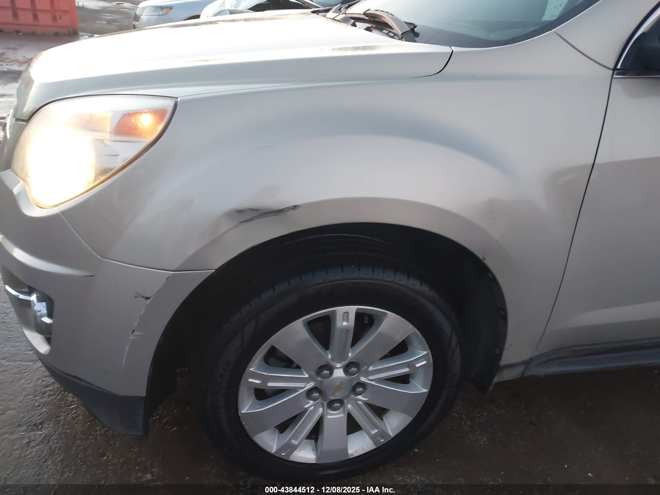 CHEVROLET EQUINOX image 6