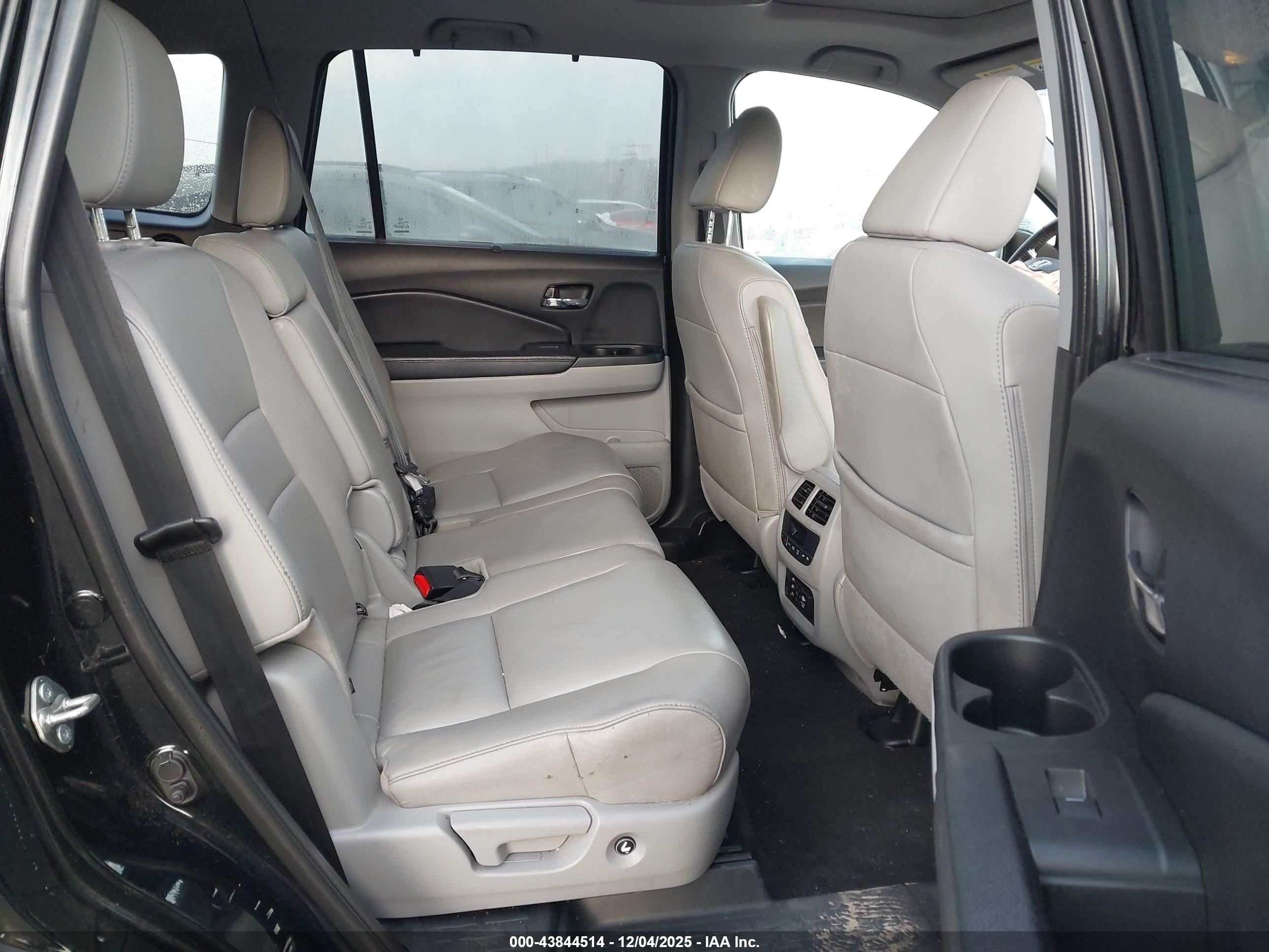 HONDA PILOT image 8