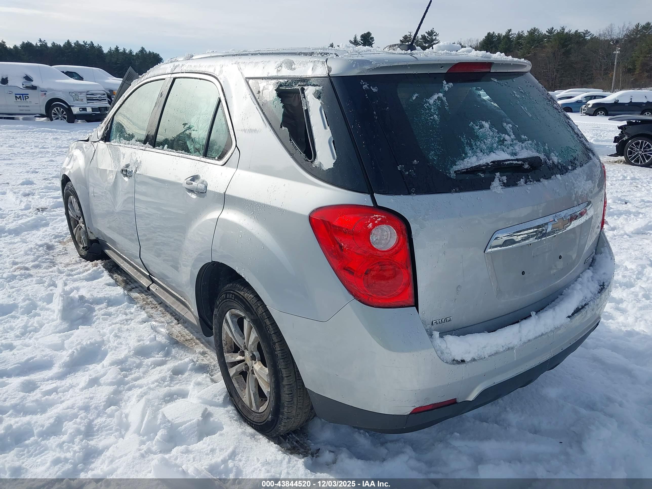 CHEVROLET EQUINOX image 3