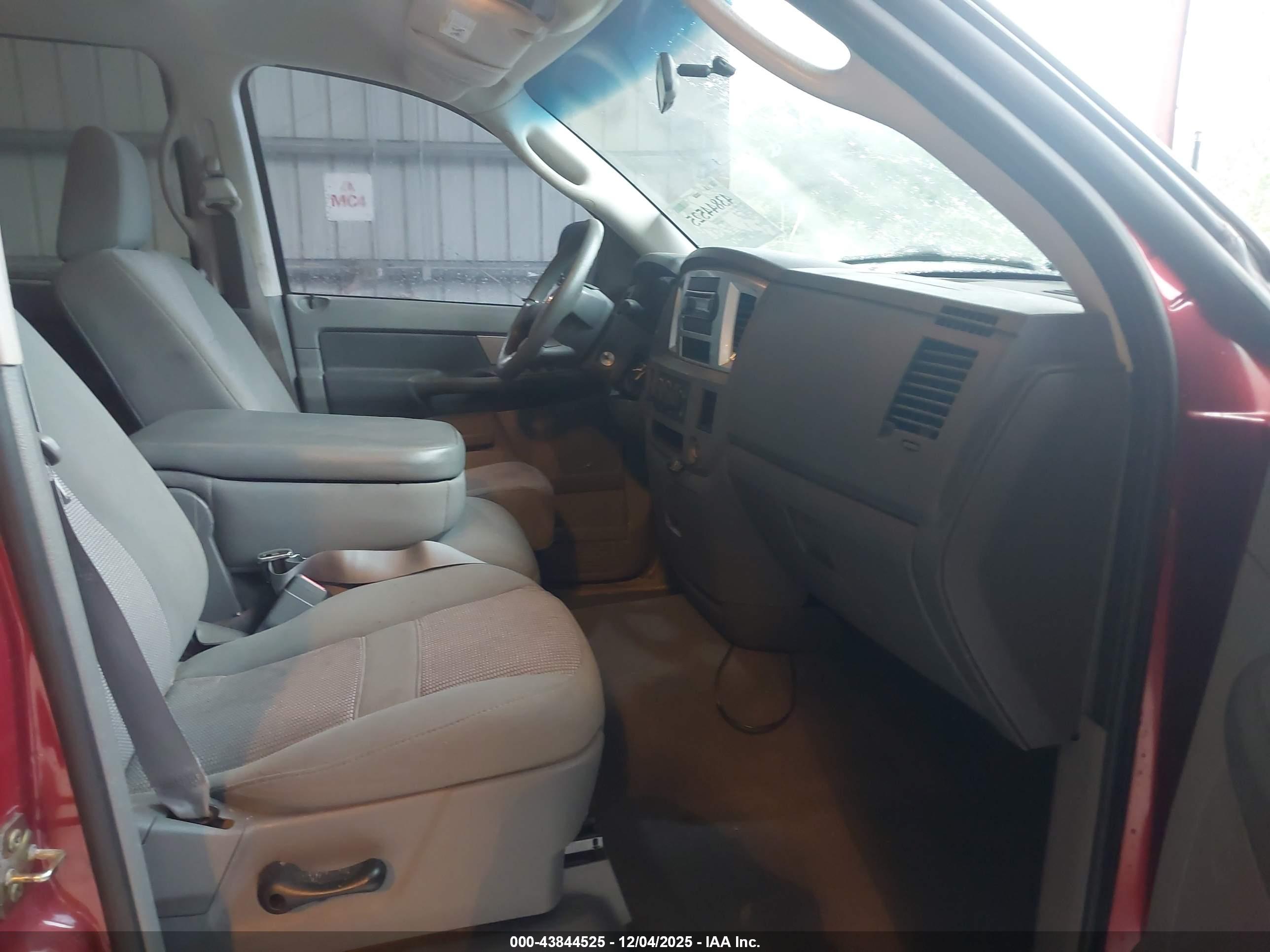DODGE RAM image 5
