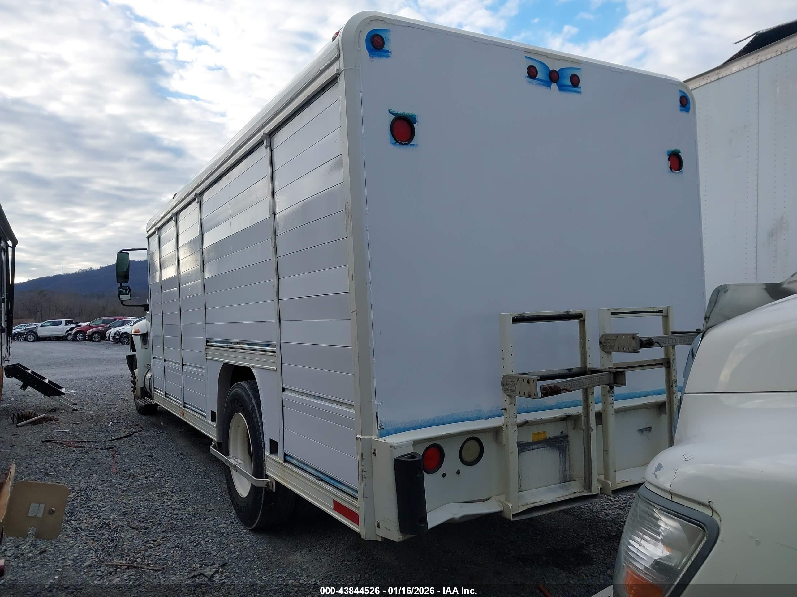 INTERNATIONAL 4000 image 3
