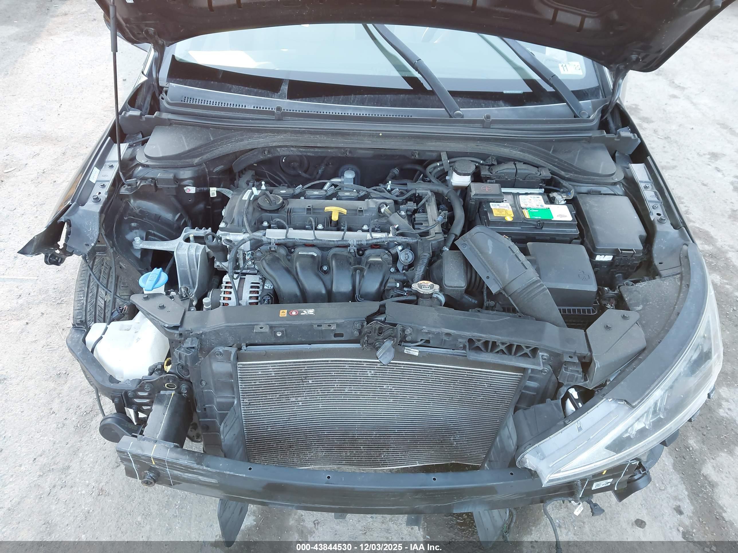 HYUNDAI ELANTRA image 10