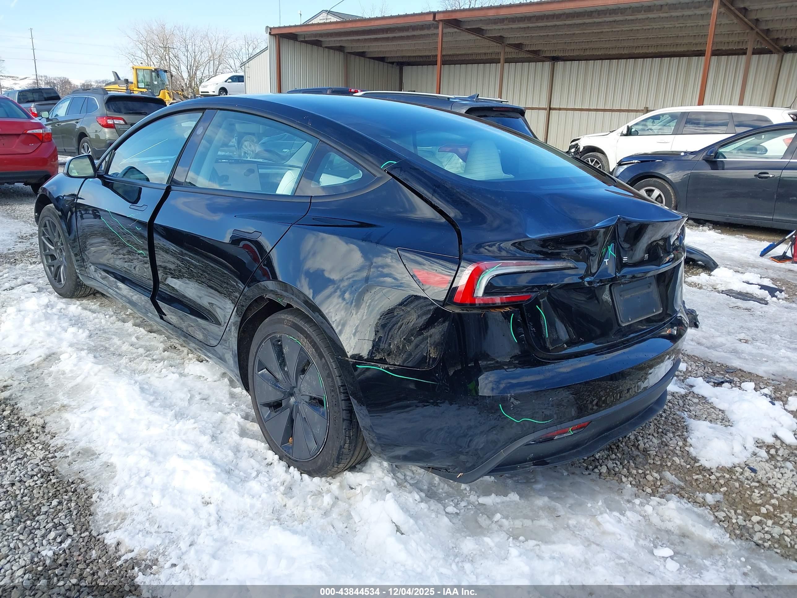 TESLA MODEL image 3