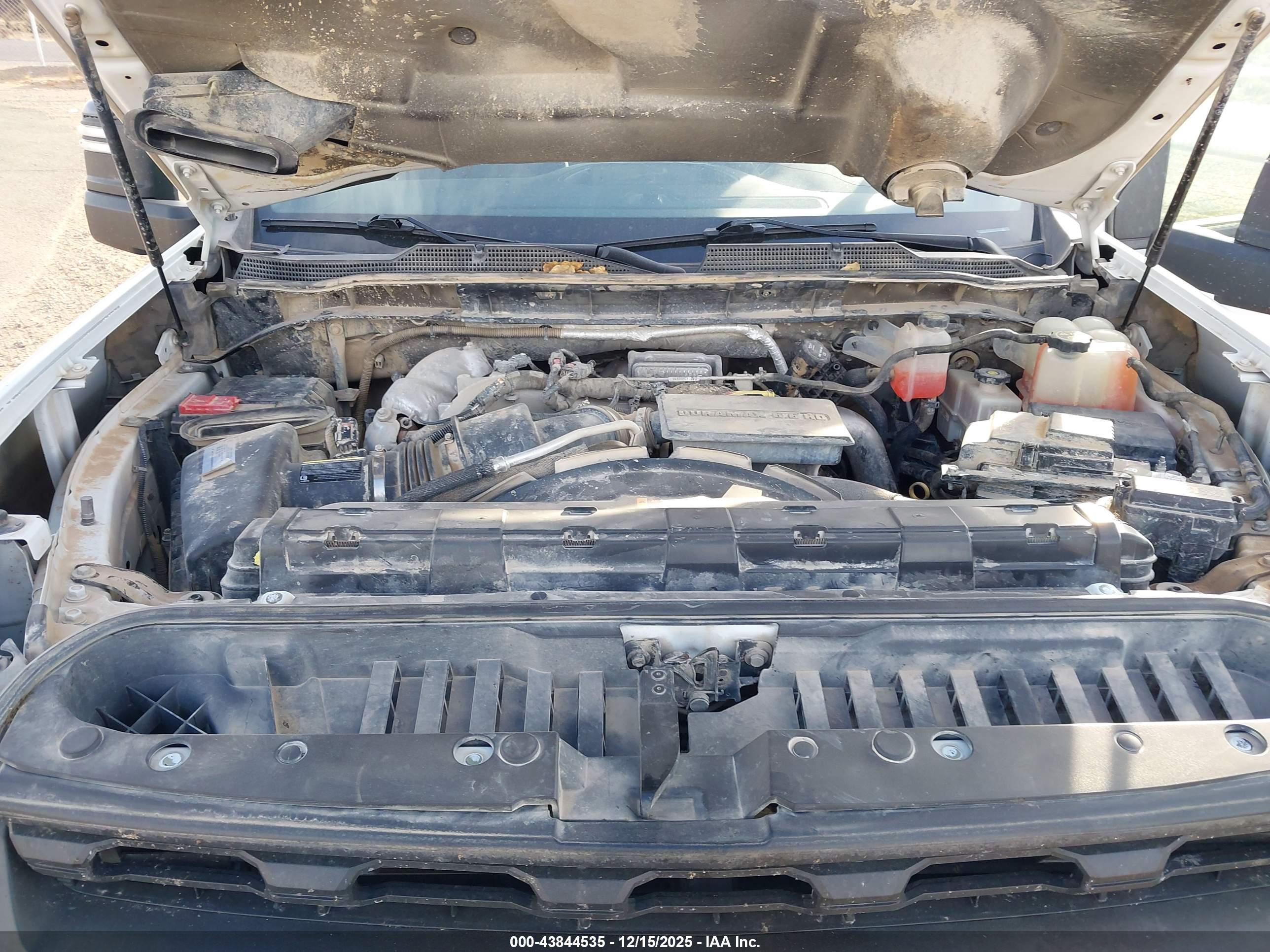 CHEVROLET SILVERADO image 10