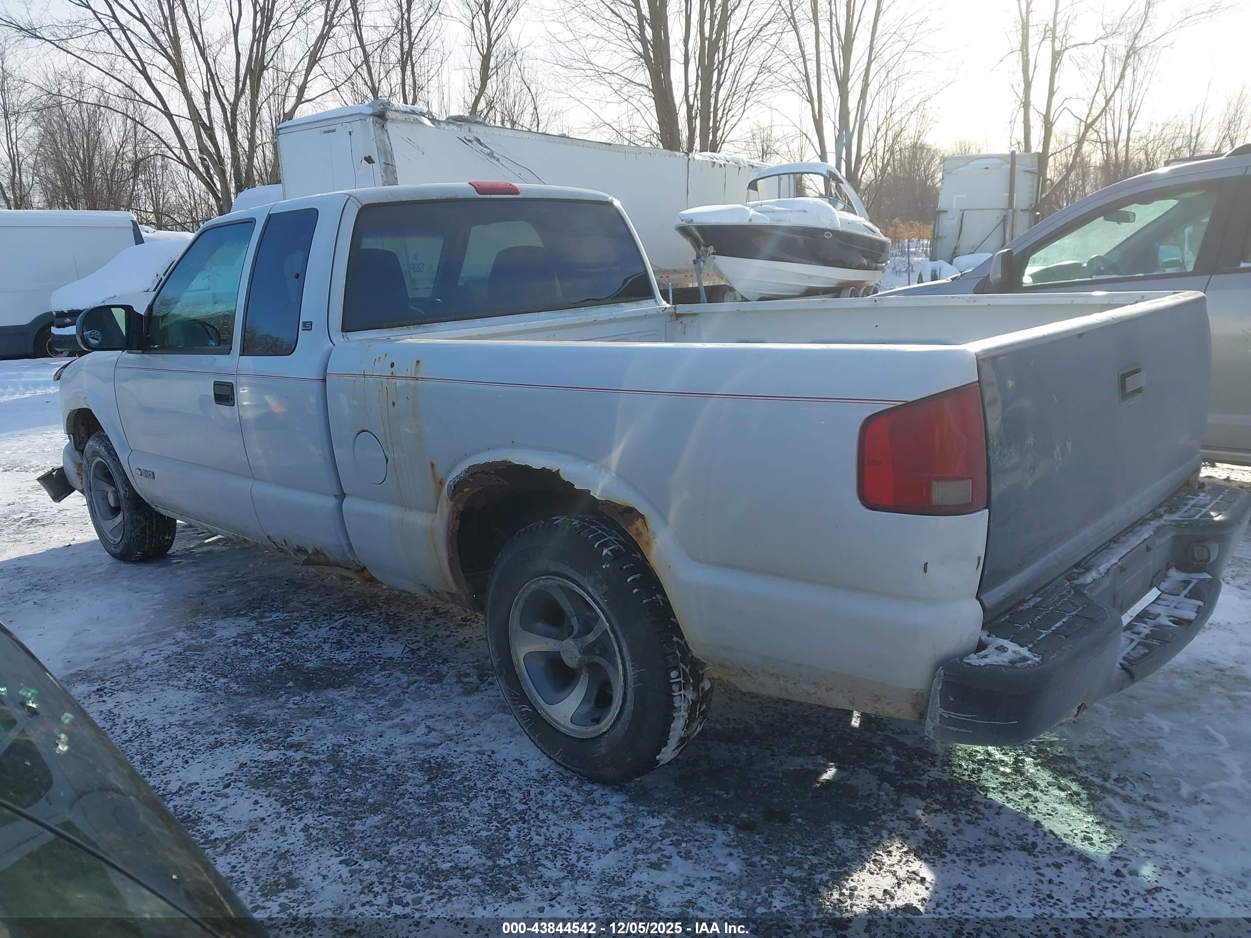 CHEVROLET S-10 image 3