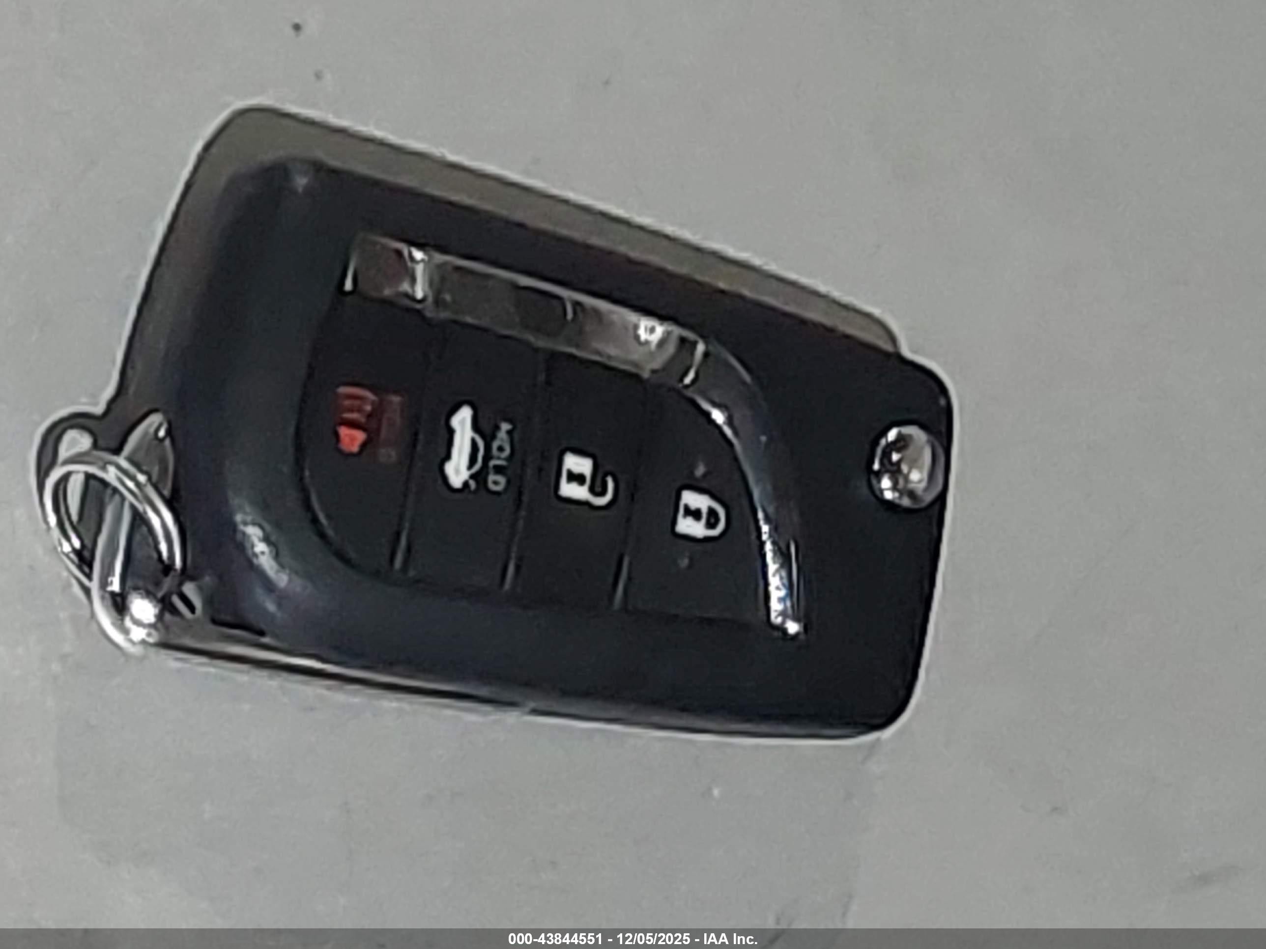 TOYOTA CAMRY image 11