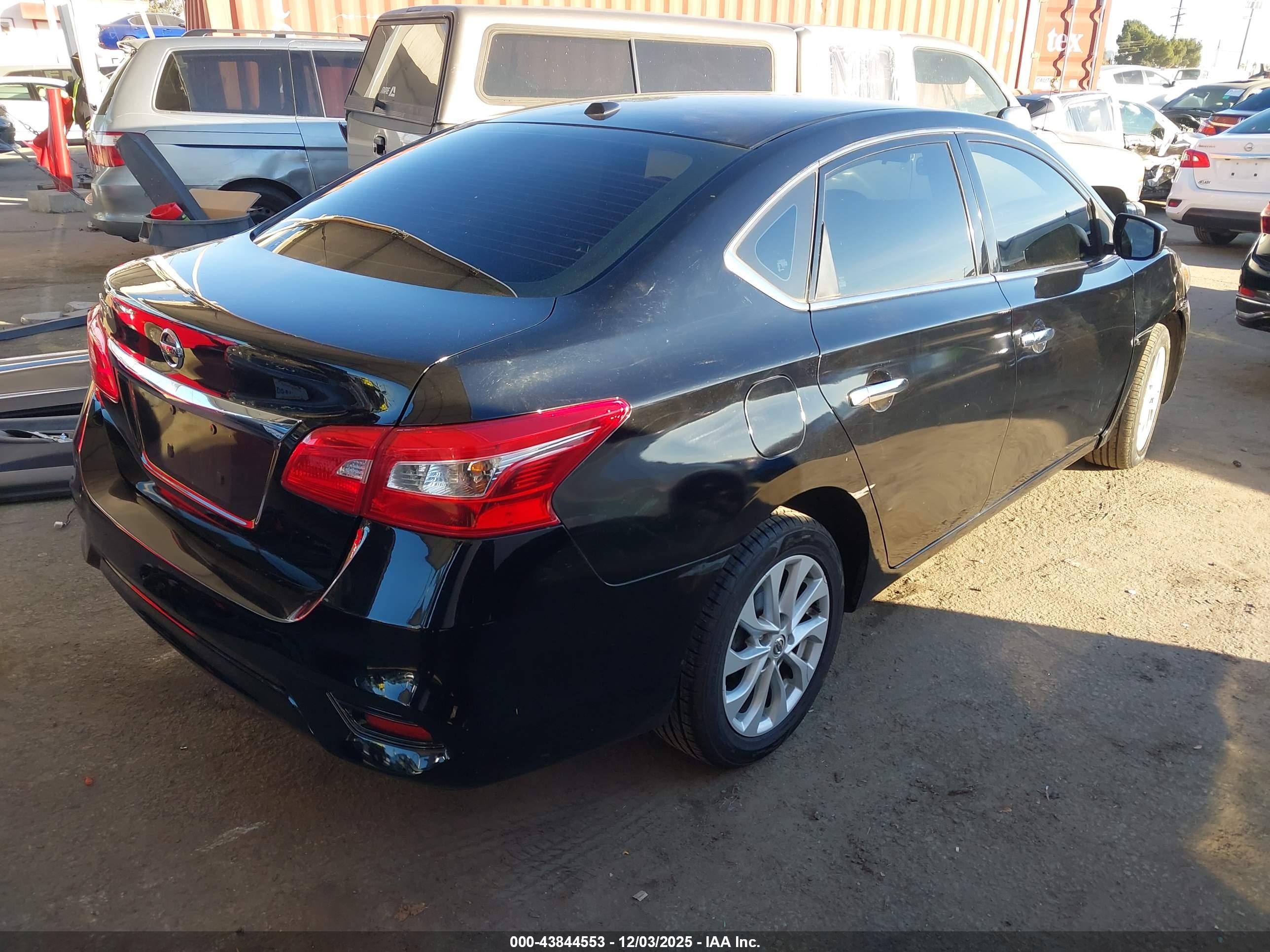 NISSAN SENTRA image 4