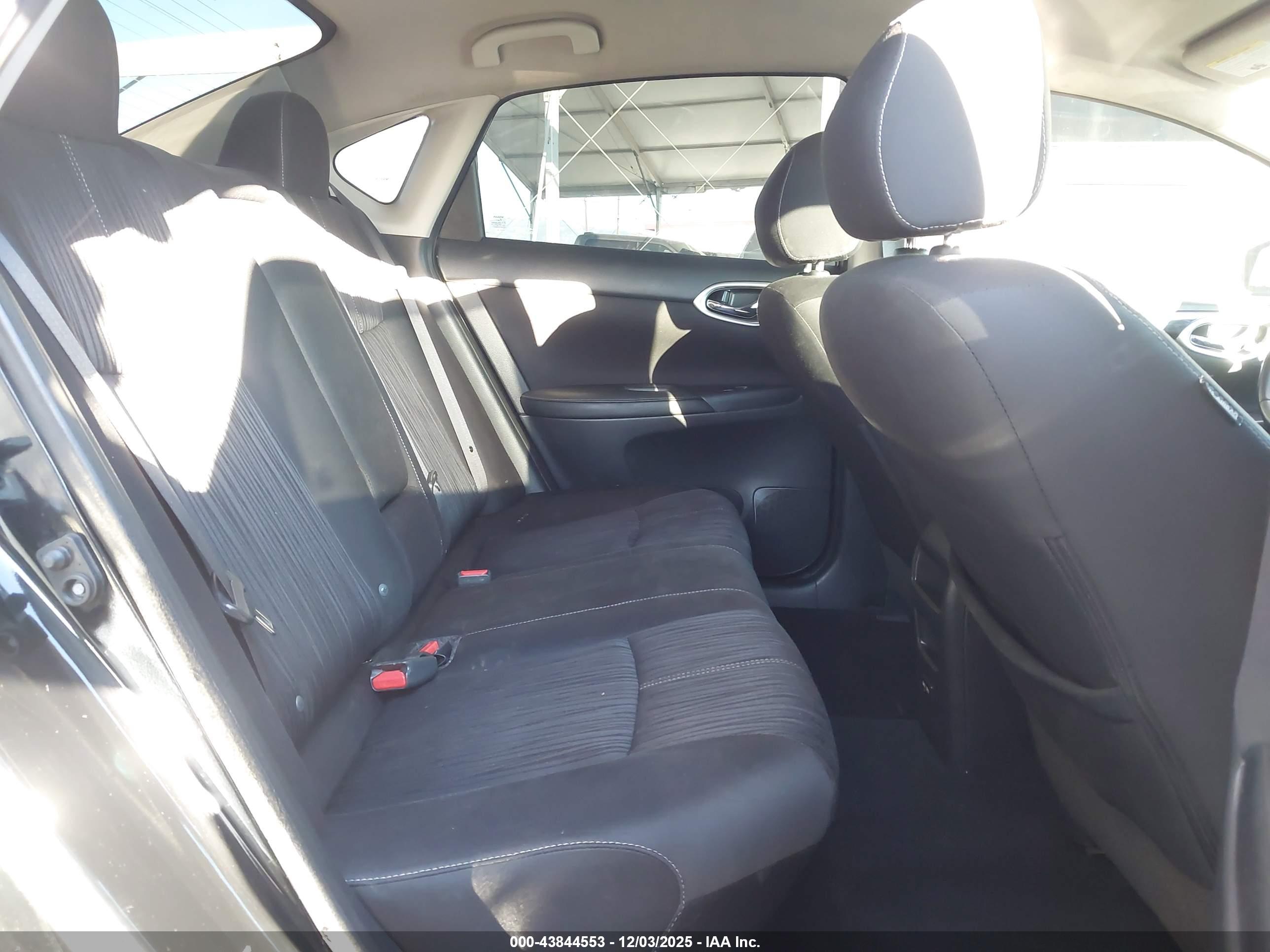 NISSAN SENTRA image 8