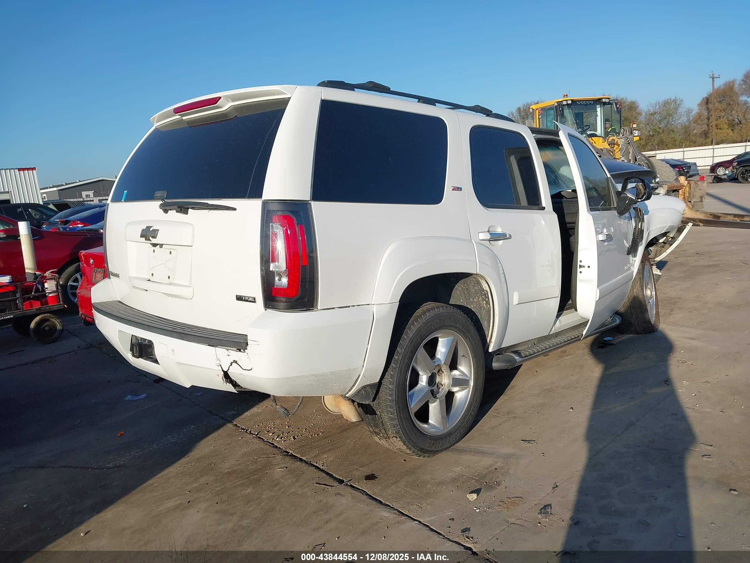 CHEVROLET TAHOE image 4