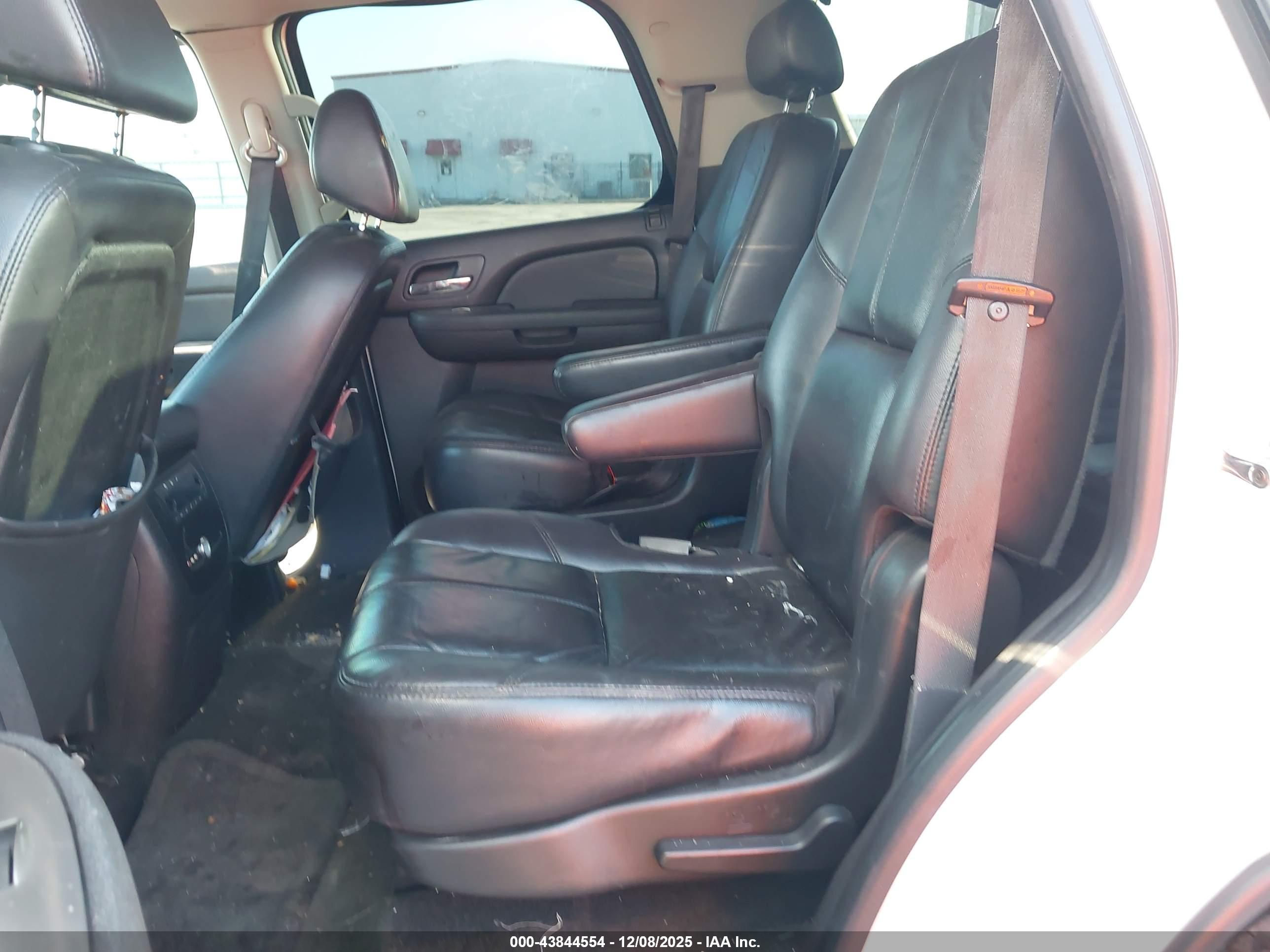 CHEVROLET TAHOE image 8