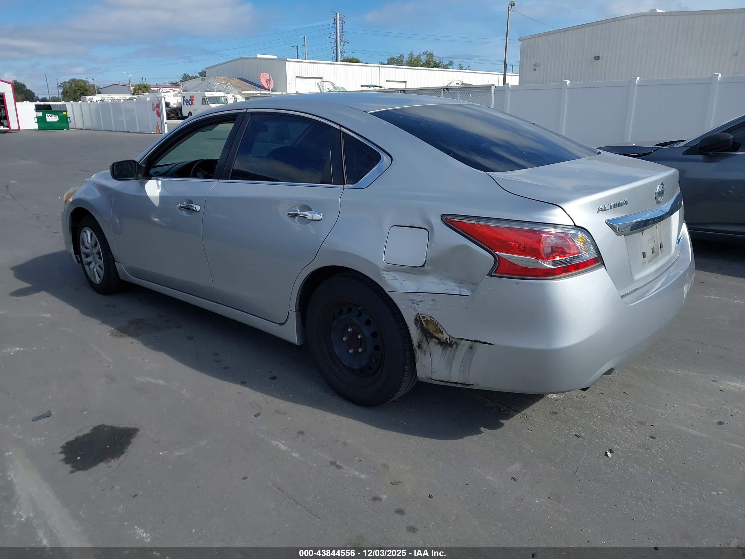 NISSAN ALTIMA image 3
