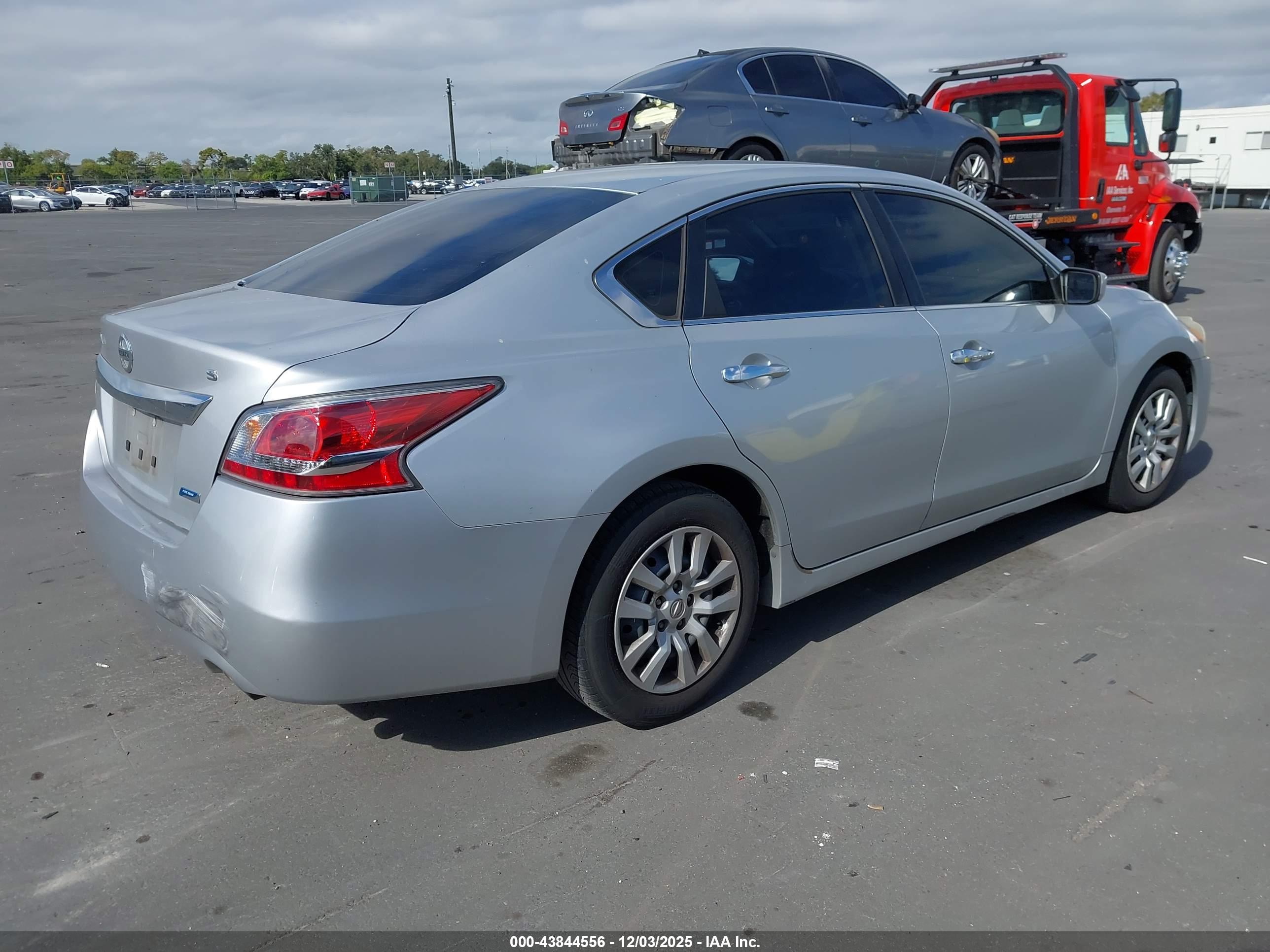 NISSAN ALTIMA image 4